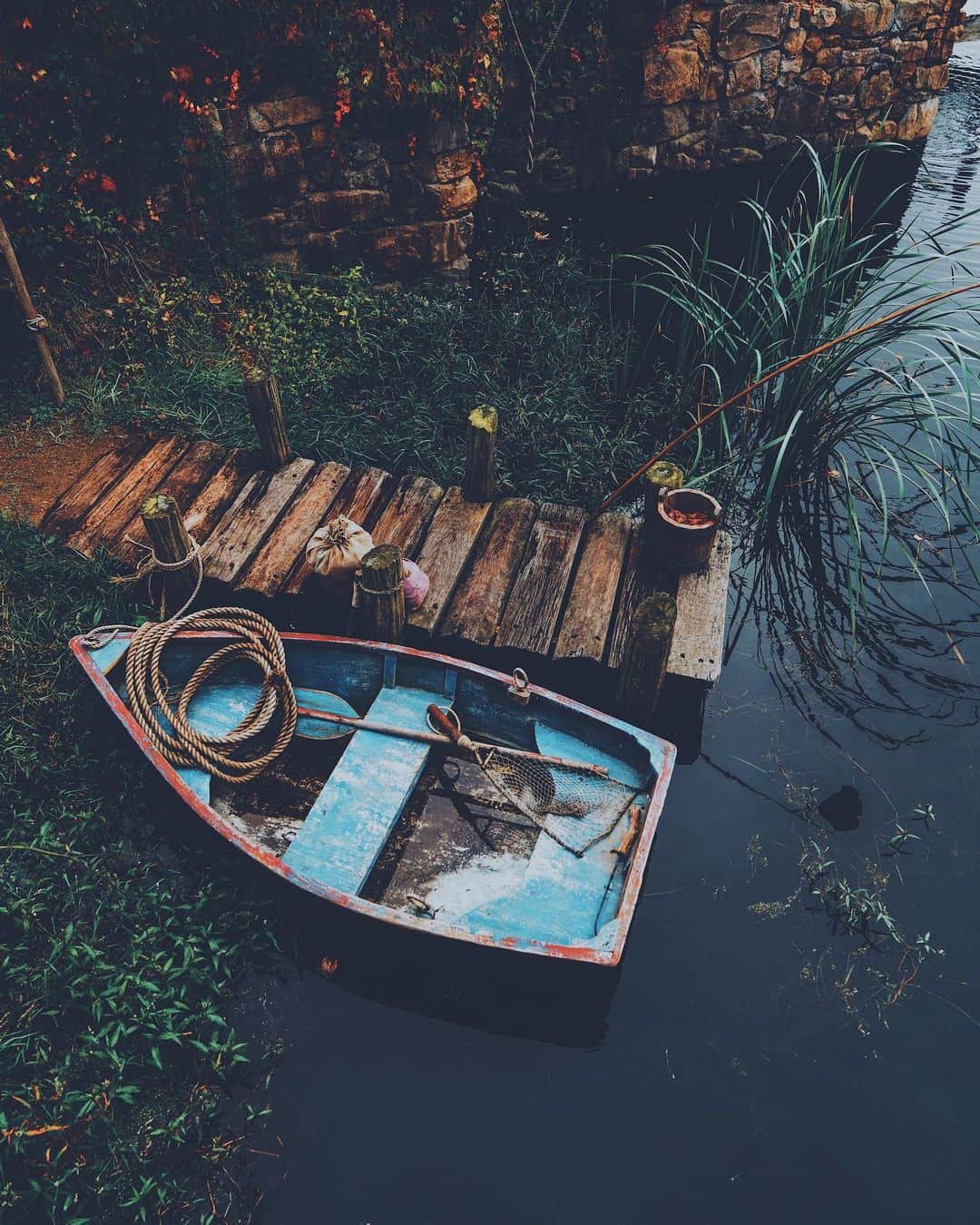 Kyle Kuiperのインスタグラム：「Gone fishing 🚣🏼🎣」