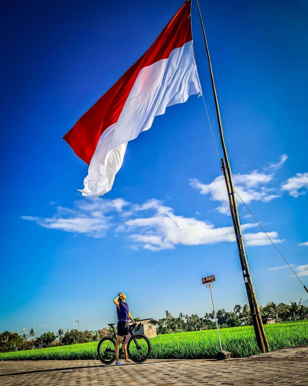 ルナ・マヤさんのインスタグラム写真 - (ルナ・マヤInstagram)「Dirgahayu Republik Indonesia 🇮🇩 #proudindonesian #dirgahayuindonesia75 #merahputihchallenge」8月17日 11時25分 - lunamaya