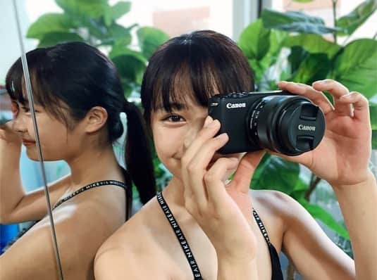 西本ヒカルのインスタグラム：「最近ハマっていること『📷』🌿 ・ ・ ・ カメラで写真を撮ること☺︎」