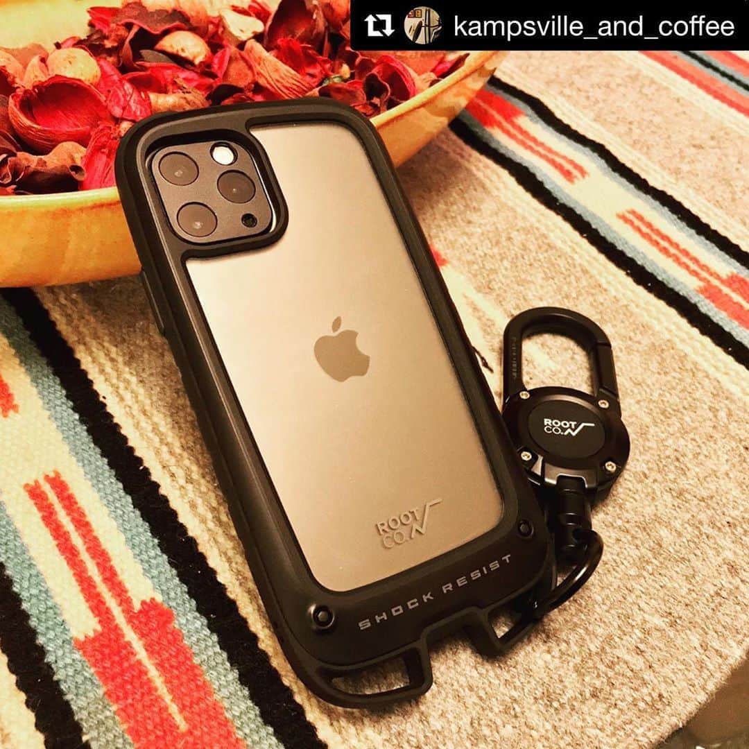 ROOT CO. Designed in HAKONE.さんのインスタグラム写真 - (ROOT CO. Designed in HAKONE.Instagram)「. @kampsville_and_coffee 様、ご愛用ありがとうございます。  #root_co #shockresistcaseplushold #magreel360  Repost from @kampsville_and_coffee ☕️🏕☕️🏕☕️🏕☕️🏕☕️﻿ ﻿ New iPhone Case & New Stuff‼️✨﻿ ﻿ Root.co iPhone 11 Pro & Mag Reel😋﻿ ﻿ 前機のiPhone Xの時からRootのケースは使っていたものの、ケースがぼろぼろになっても本体が逝かないが故に変えられない状態が続いてましたが遂に…﻿ ﻿ このタイミングで変えたかったセットに⚙️✨﻿ ミルスペックの安心感。満足度…高いです。﻿ ﻿ #Kampsville#Coffee#Beans#Roasters#Handmade#Camp#Nature#Outdoor#MyStyle#Life#Gear#CampHack#NewStuff#SnowPeak#Petromax#キャンプライフ#コーヒー#手網焙煎#RootCo#iPhone11pro#apple#Case#ルート#ミルスペック」8月17日 11時37分 - root_co_official