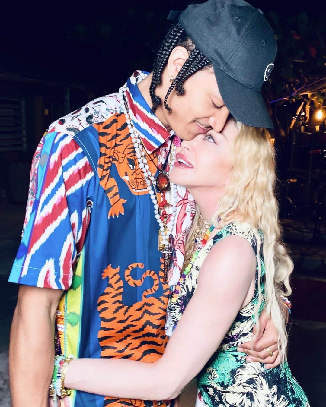 マドンナさんのインスタグラム写真 - (マドンナInstagram)「Welcome to Jamaica..........🇯🇲🇯🇲🇯🇲💛 #birthday #leo  @ahla_malik」8月17日 11時48分 - madonna