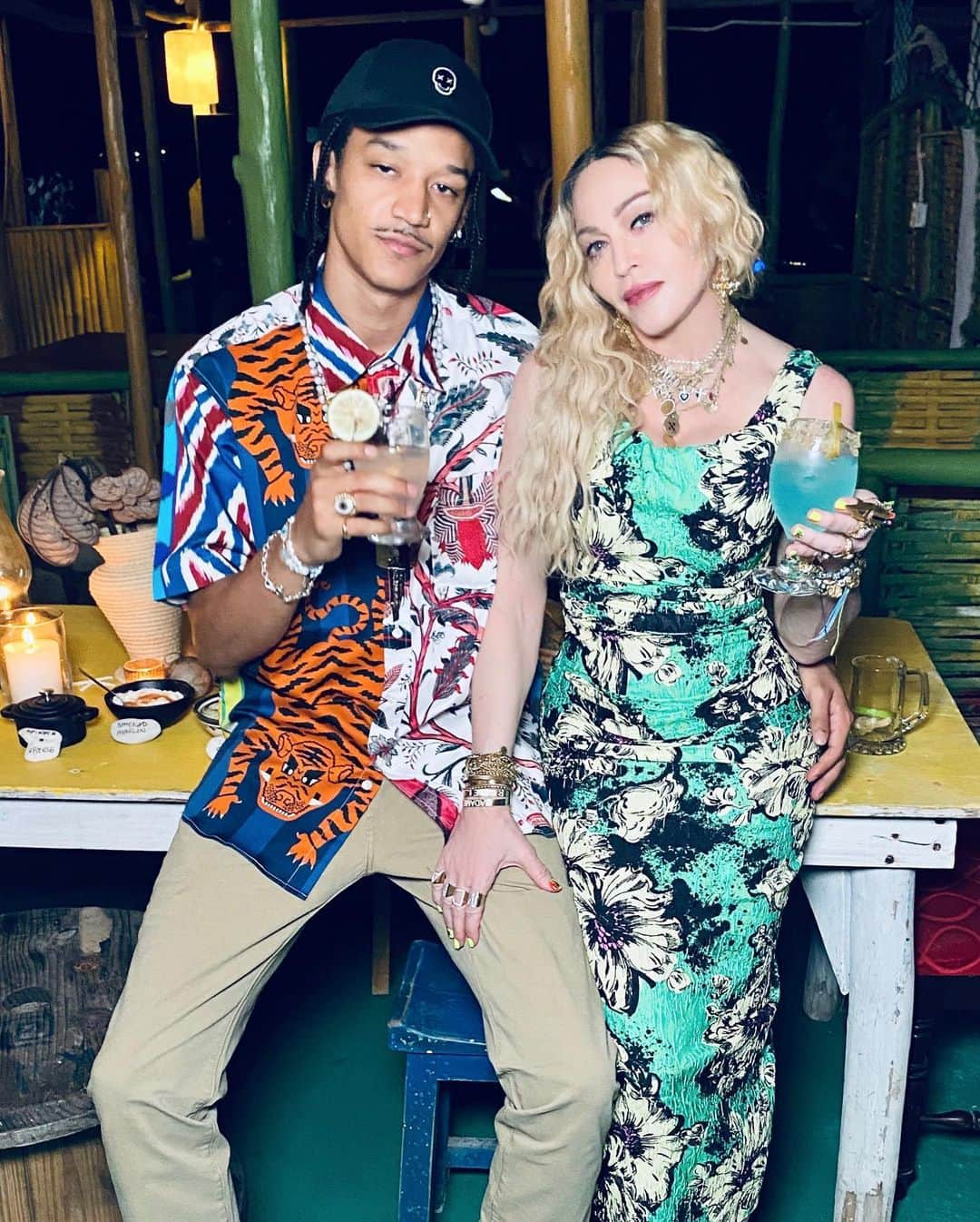 マドンナさんのインスタグラム写真 - (マドンナInstagram)「Welcome to Jamaica..........🇯🇲🇯🇲🇯🇲💛 #birthday #leo  @ahla_malik」8月17日 11時48分 - madonna