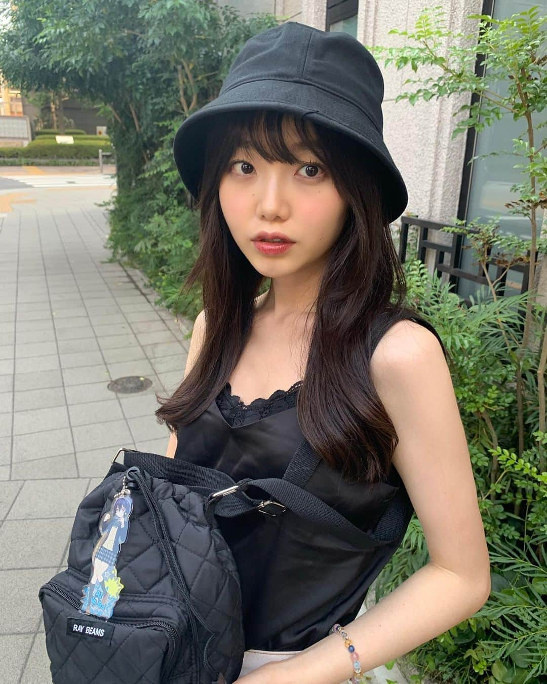 松岡里英さんのインスタグラム写真 - (松岡里英Instagram)「・ ゾンステグッズの予約は本日締め切りです🙆‍♀️  私もアクリルスタンディを鞄につけてみました、お気に入りです💙💙 皆さんも、ぜひゲットしてね❤︎  https://www.hmv.co.jp/newsdetail/article/2007071020/  そして、本日14時半からNACK5さんのラジオ「GOGOMONZ」に出演させていただきました！❤︎  聴き逃してしまった方もradicoで聴けますので、ぜひ聴いてくれたら嬉しいです🙏🏻✨  http://radiko.jp/index/NACK5/  #舞台 #ゾンビランドサガ #ラジオ #nack5」8月17日 17時43分 - matuoka0519