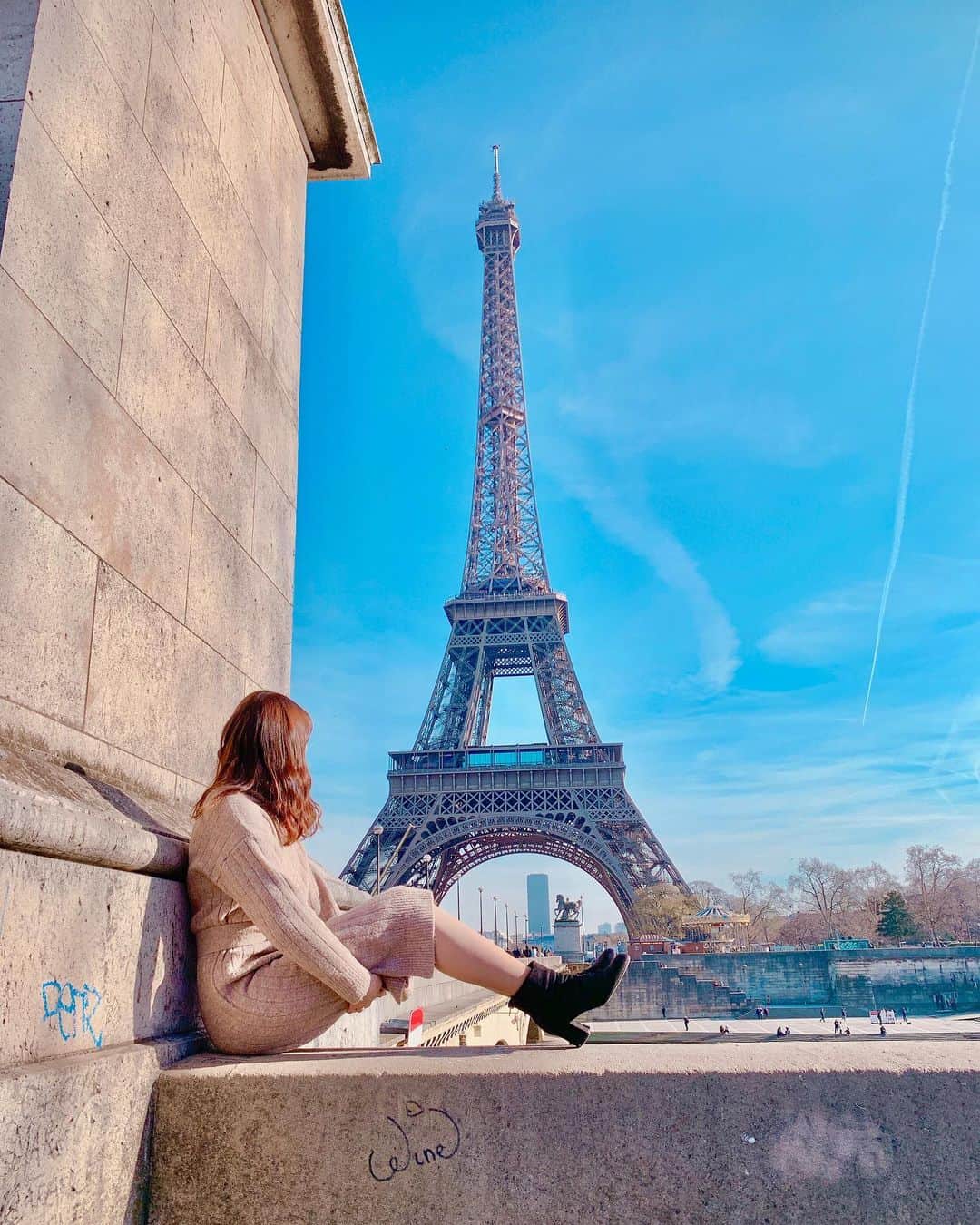 中山琴葉のインスタグラム：「﻿ France🇫🇷 ﻿ ﻿ ﻿ お天気が良くて、最高でした！﻿ ﻿ ﻿ お気に入りの写真なのです！💓﻿ ﻿ ﻿ ﻿ 今度は1週間くらい行きたいなぁ🥺﻿ ﻿ ﻿ ﻿ ﻿ ﻿ #France#Paris#エッフェル塔#写真映え#ヨーロッパ旅行#France旅行#旅行好きと繋がりたい」