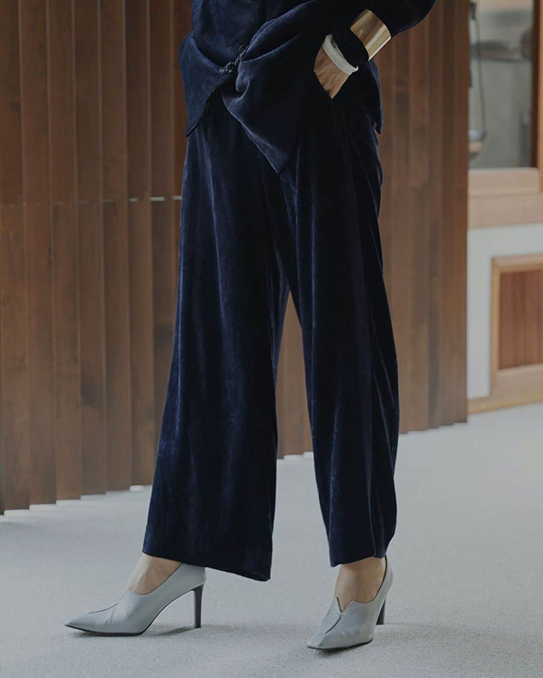 Ameri vintageさんのインスタグラム写真 - (Ameri vintageInstagram)「08.18(tue)12:00 RAYON CORDUROY JACKET RAYON CORDUROY PANTS will be released. . #ameri #amerivintage #shopping #fashion #japan #jacket #pants」8月17日 17時46分 - amerivintage