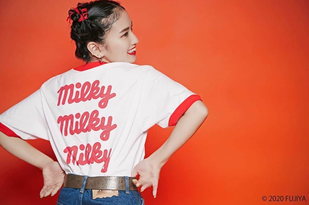 E-girlsさんのインスタグラム写真 - (E-girlsInstagram)「❤︎﻿ ﻿ milky×24KARATS Collaboration﻿ ﻿ 8.22(SAT) ON SALE﻿  @24karatsofficial  @vertical_garage  ﻿ #24karats #milky#anna#yuzu#yurino」8月17日 12時34分 - e_girls_official_