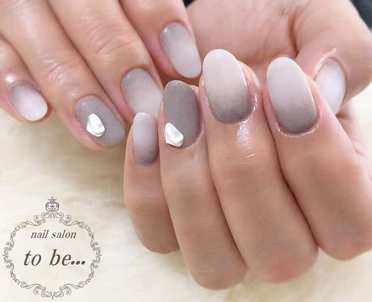 【公式】ネイルパフェ ジェルさんのインスタグラム写真 - (【公式】ネイルパフェ ジェルInstagram)「#chiharu先生ネイル﻿ @nail.salon.to_be ﻿ キャンペーン開催中の﻿ サンディをマットに仕上げて可愛さ倍増❤️﻿ ﻿ ﻿ ⏳サンディキャンペーンを開催中⏳﻿ ﻿ 𓂃𓂃𓂃𓂃𓂃𓂃𓂃𓂃𓂃𓂃𓂃𓂃𓂃𓂃﻿ ﻿ カラフルフレーク入り🍬﻿ サンディシリーズ全8色🐙﻿ ﻿ »»お値打ちにお買い求めいただけます««﻿ ﻿ 定価2,475円﻿ ▷ ▷ ▷ 🉐キャンペーン価格1,485円(税込)﻿ ﻿ 𓂃𓂃𓂃𓂃𓂃𓂃𓂃𓂃𓂃𓂃𓂃𓂃𓂃𓂃﻿ ﻿ 今流行りのサンドジェル♪﻿ ﻿ カラフルフレーク入り🍬﻿ なのに❗️﻿ 凹凸にならず滑らかな塗り心地💅﻿ ﻿ レベリングが良いので﻿ 短時間でムラなく綺麗に仕上がります👑﻿ ﻿ ワンカラーでツヤツヤ上品に仕上げても🙆‍♀️﻿ マットコートしてキュートに仕上げても💮﻿ アクセントとしてアートに使っても🙌﻿ ﻿ 可愛いらしくて個性的💅﻿ アートの幅が断然広がります❤️﻿ ﻿ 目指すはコンプリート🌈﻿ お好みのカラーをお得にGETしてね💪﻿ ﻿ ﻿ ※アンバサダー会員様は専用マスクからお買い求め下さい。﻿ ご注文時にメッセージ欄にご希望のカラーをご記載下さい🙇‍♀️﻿ ﻿ repost @nail.salon.to_be via @PhotoAroundApp ﻿ サンディシリーズのお得なキャンペーン始まりました🙌🎵﻿ マット仕上げにしても可愛いよ❤️﻿ ﻿ ﻿ #ネイル #ジェルネイル #ネイリスト #네일 #甲油膠 #彩绘 #光疗甲 #サンドジェル #サンディ #サンドネイル #カラフルネイル #フレークネイル #カラフルフレーク #夏ネイル #秋ネイル #マリンネイル #ネイルパフェ #ネイルパフェジェル #パフェジェル #nailparfait #nailparfaitgel #ネイルサロン #セルフネイル #セルフネイラー #アレルギーレス #ジェルアレルギー #レオパードネイル #ボーダーネイル #フラワーネイル」8月17日 12時51分 - nailparfaitgel