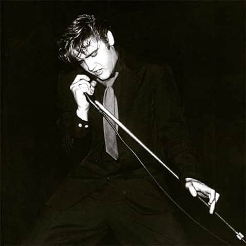 ブライス・ジョンソンのインスタグラム：「RIP King.  #Elvis #ElvisPresley」