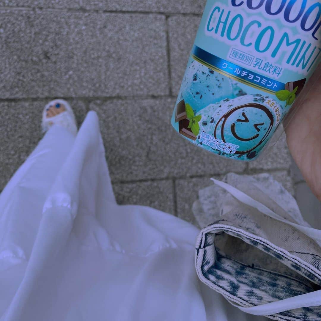 かれんのインスタグラム：「🧞‍♂️🦋🦕❄️💧🌊🧊💎」