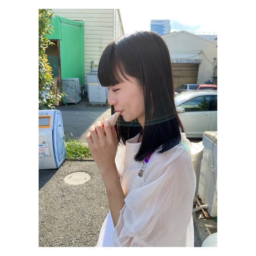 橋本美桜さんのインスタグラム写真 - (橋本美桜Instagram)「昨日のライブ前にみんなでパピコ食べました🍨」8月17日 13時25分 - mio_ebichan