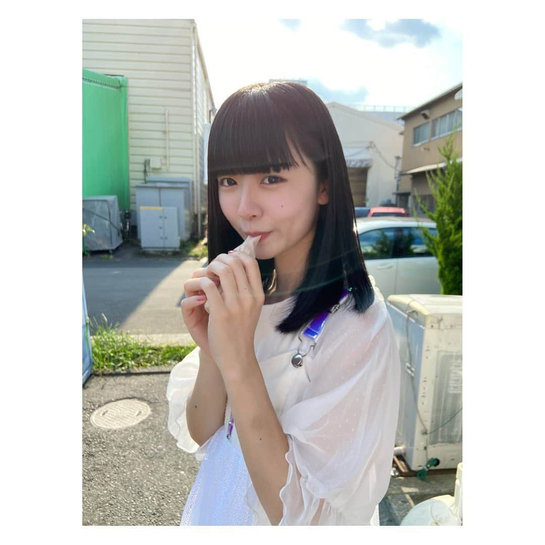 橋本美桜さんのインスタグラム写真 - (橋本美桜Instagram)「昨日のライブ前にみんなでパピコ食べました🍨」8月17日 13時25分 - mio_ebichan