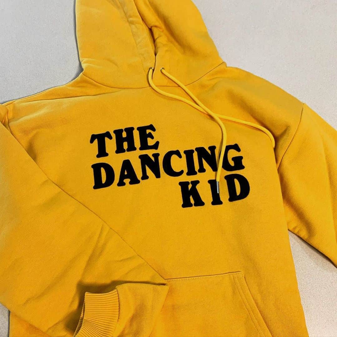 西田善太さんのインスタグラム写真 - (西田善太Instagram)「セリーヌ・メンズの”THE DANCING KIDS”のフーディ来た❤️ ビデオがカッコいいのだ。 #celinehomme #celinebyhedislimane」8月17日 13時38分 - zentanishida