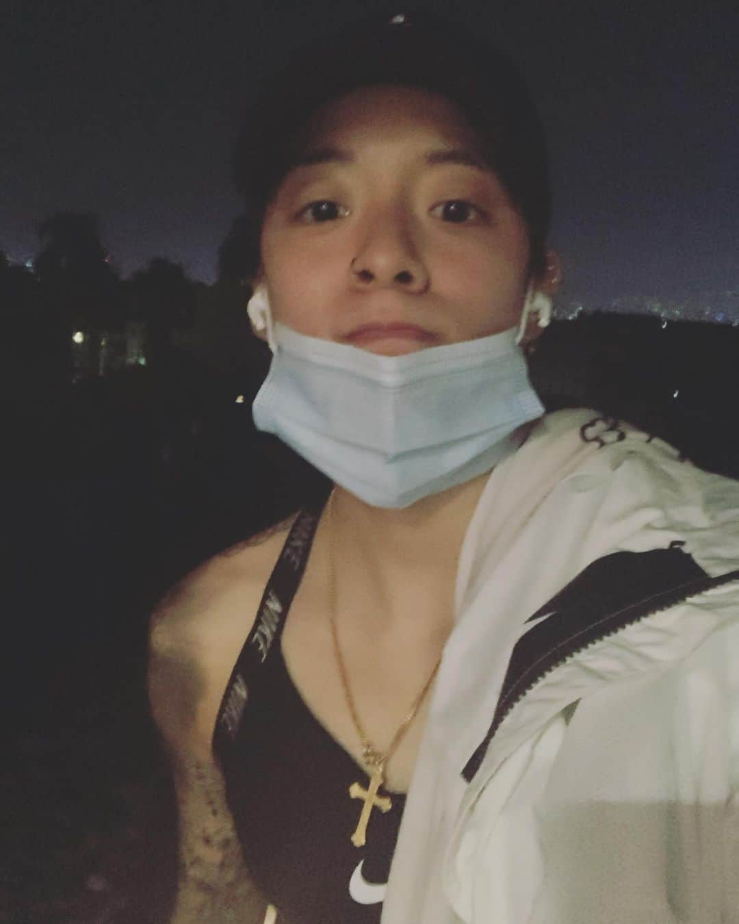 アンバー さんのインスタグラム写真 - (アンバー Instagram)「Victory “smile” after 6 miles. My clothes are too sweaty. Lets get those Jett arms 💪」8月17日 14時06分 - amberliu