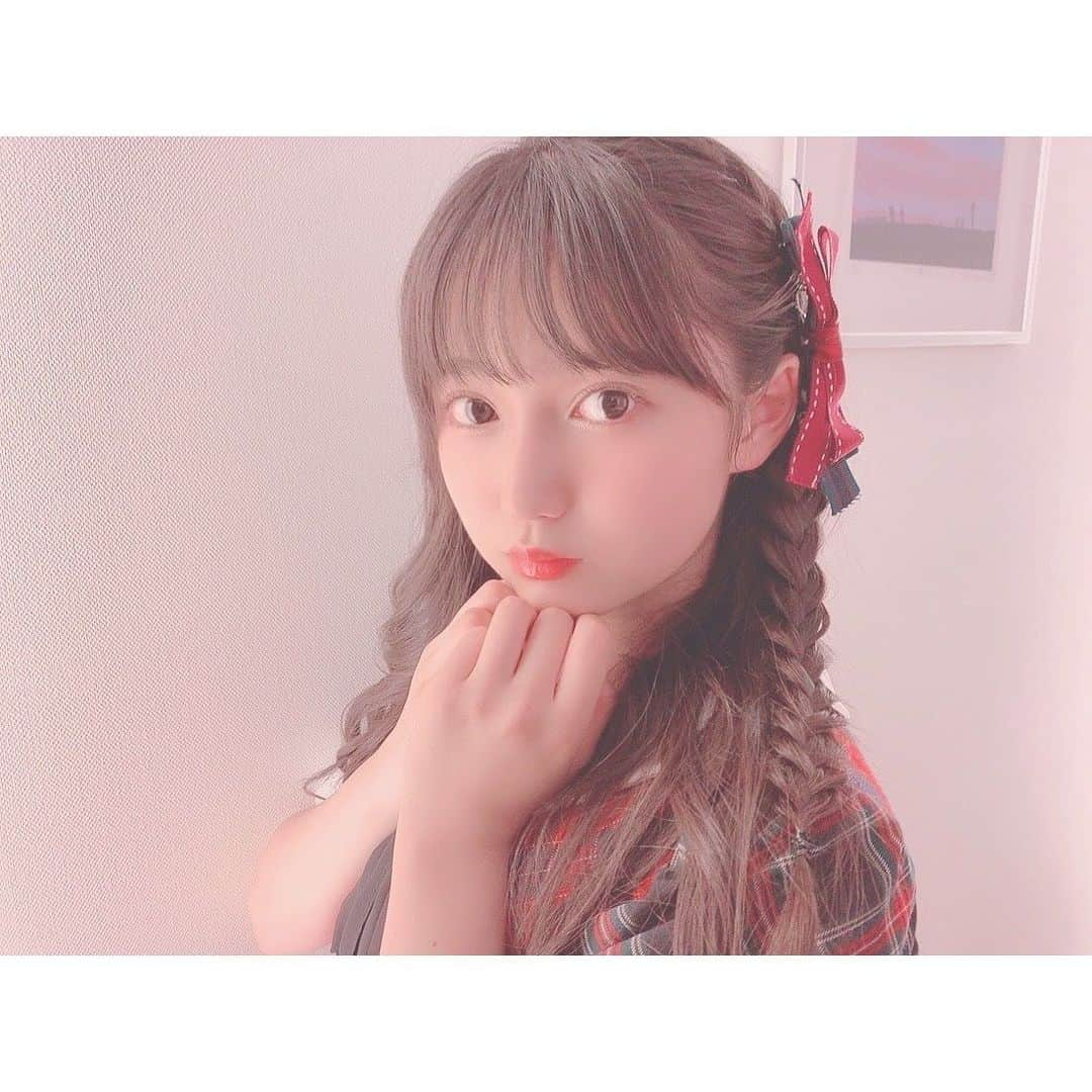 鈴木くるみさんのインスタグラム写真 - (鈴木くるみInstagram)「久しぶりの投稿です💓💞  #あみこみアレンジ #リボン #巻き髪 #赤チェック #akb48」8月17日 14時10分 - kurumi_akb48