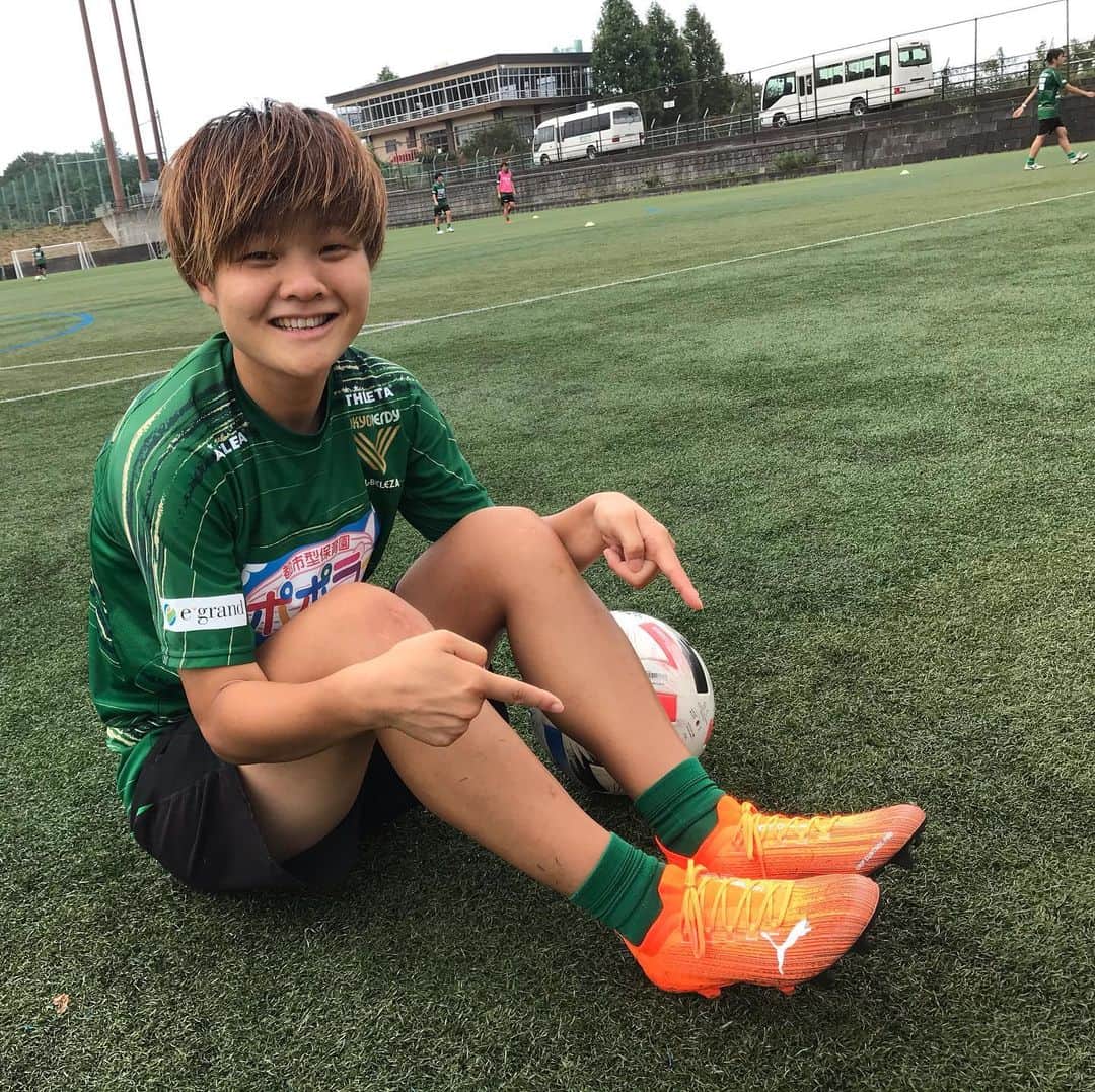 村松智子さんのインスタグラム写真 - (村松智子Instagram)「PUMAのNewスパイク！ 軽くて最高な履き心地⚽️💪💪  ULTRA＝SPEED 限界突破！！  #サイソクアラワル #PUMAULTRA #PUMA #PUMAFOOTBALL @pumafootball_jp @pumajapan」8月17日 14時23分 - katsuobuchi