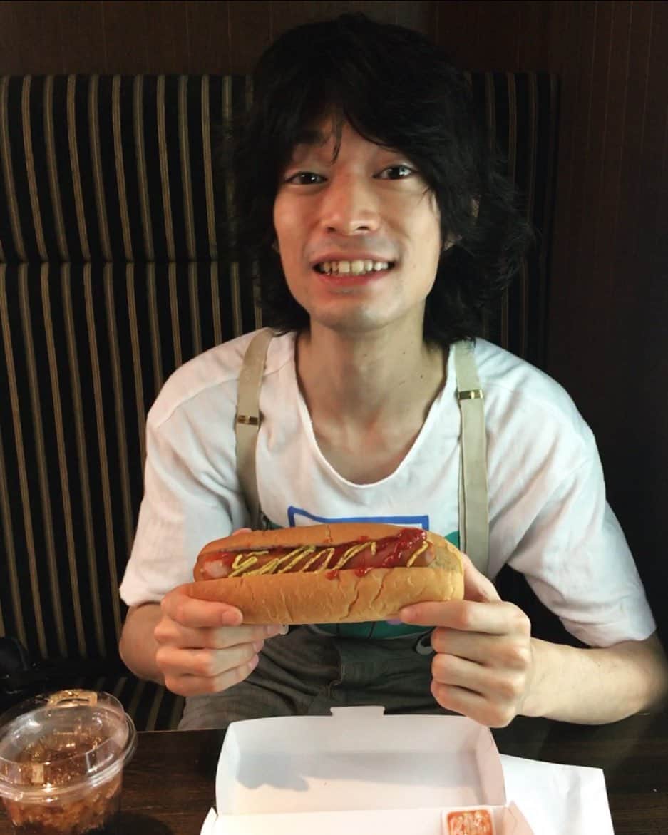 兒玉太智のインスタグラム：「アップリンクで、 「#コダマのホットドッグ 」🌭 運命感じてます。」
