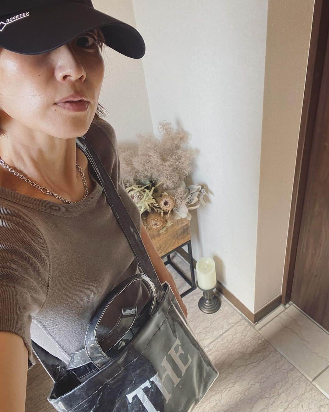 畑野ひろ子のインスタグラム：「最近、黒メインのCDが多め。  #ootd」