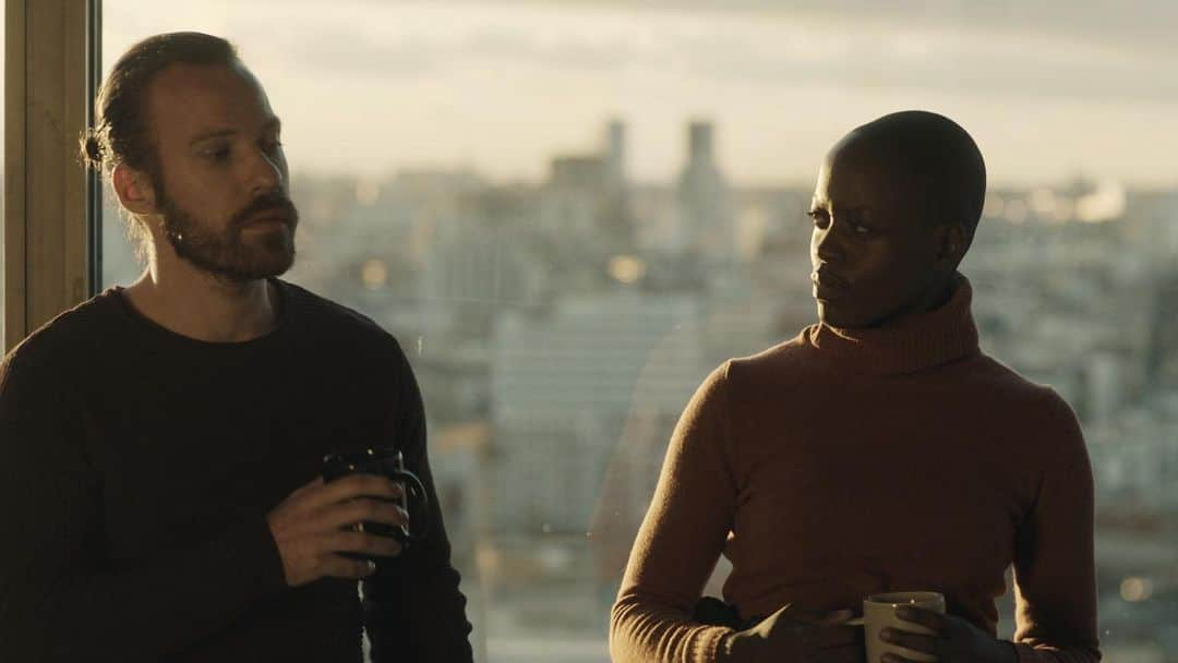 フローレンス・カサンバさんのインスタグラム写真 - (フローレンス・カサンバInstagram)「Detective David Leonhart @falkhentschel and Officer Nique Navar #florencekasumba in the science fiction series Spides on SYFY.」8月17日 15時03分 - florencekasumba