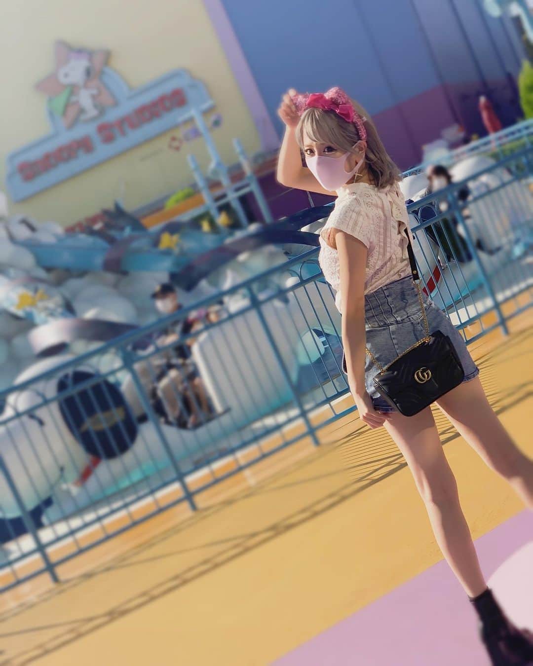 あんじゅのインスタグラム：「♡ ． 今日は色々特別なスペシャルday🎌🤍 . デビューのレモンちゃん🍋もいるし、うららさんは凄いこといっぱい用意してるし、楽しめること間違いなし🤪🤟🏻💓 . 待ってるよん！ ． ．  #Burlesque #バーレスク #バーレスク東京 #大阪 #バーレスク大阪 #北新地 #ミナミ #キャバ嬢 #ホスト #歌舞伎町 #ダンサー #Japanesegirl #自発ください  #ギャルメイク #グラビア  #金髪ボブ #ギャル #加工厨 #ジャニオタ #スレンダー #エロ可愛い #ビキニギャル #撮影会 #雰囲気好きな人いいね #自撮り界隈  #1mmでもいいなと思ったらいいね #被写体  #ユニバ #ユニバコーデ #夏コーデ」