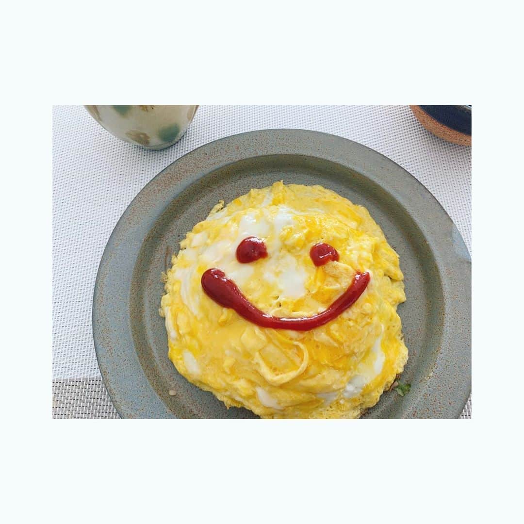 三倉茉奈さんのインスタグラム写真 - (三倉茉奈Instagram)「沢山のメッセージありがとうございました。昨日から色んな方からメッセージをいただき、とても心強いです。懐かしい方からも連絡が。本当にありがとうございます。 でもまだまだこれから。 とにかく体調管理に気をつけて、大切に過ごしていきたいと思います。  暑さもコロナも、早く落ち着きますように。 皆さまご自愛ください。  #thankyou  #smile」8月17日 15時27分 - mana_mikura_official