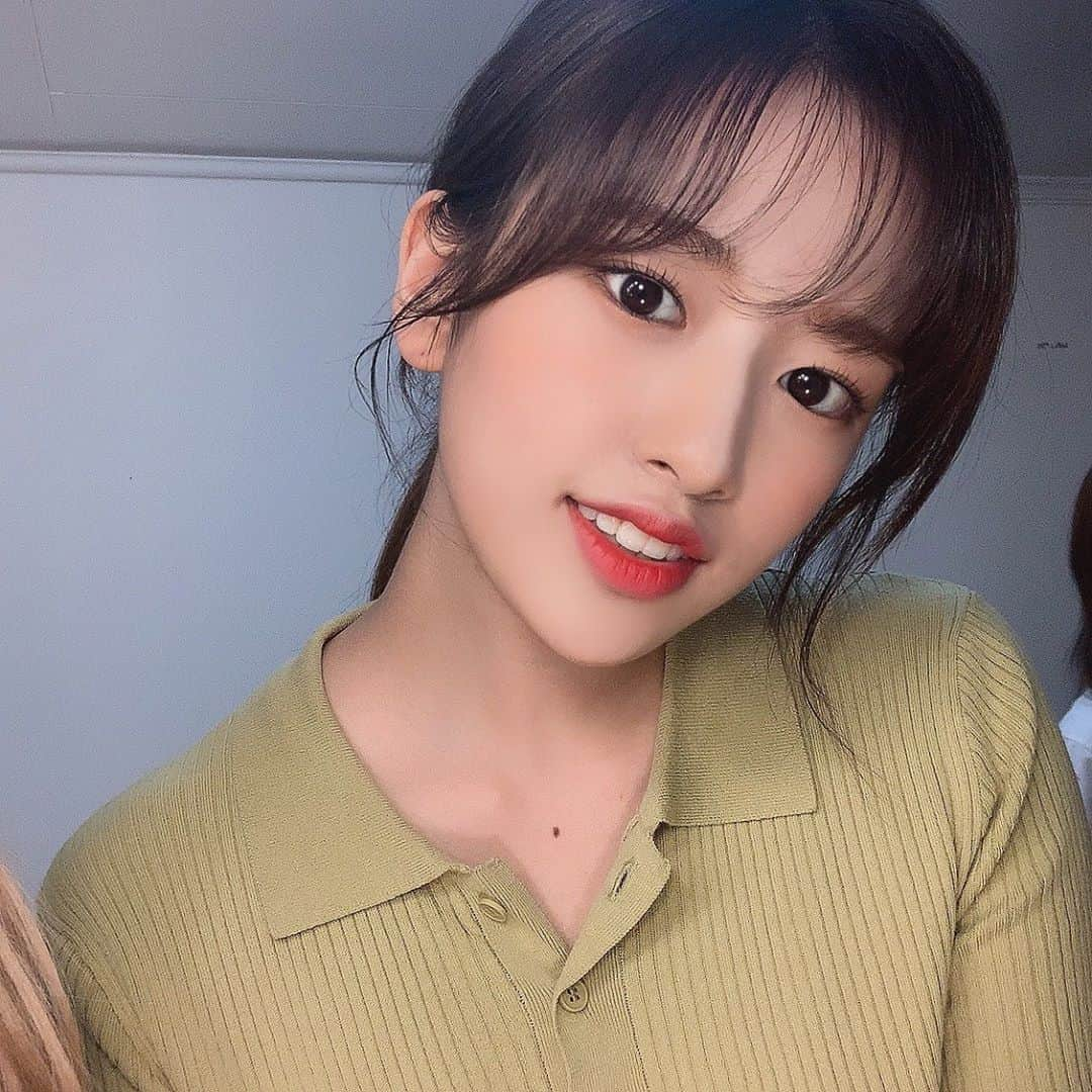 IZ*ONEさんのインスタグラム写真 - (IZ*ONEInstagram)「오늘은 더워욤 😲 ⠀ 今日は暑いです😲 ⠀ #유진 #ユジン #IZONE #아이즈원 #アイズワン」8月17日 15時35分 - official_izone