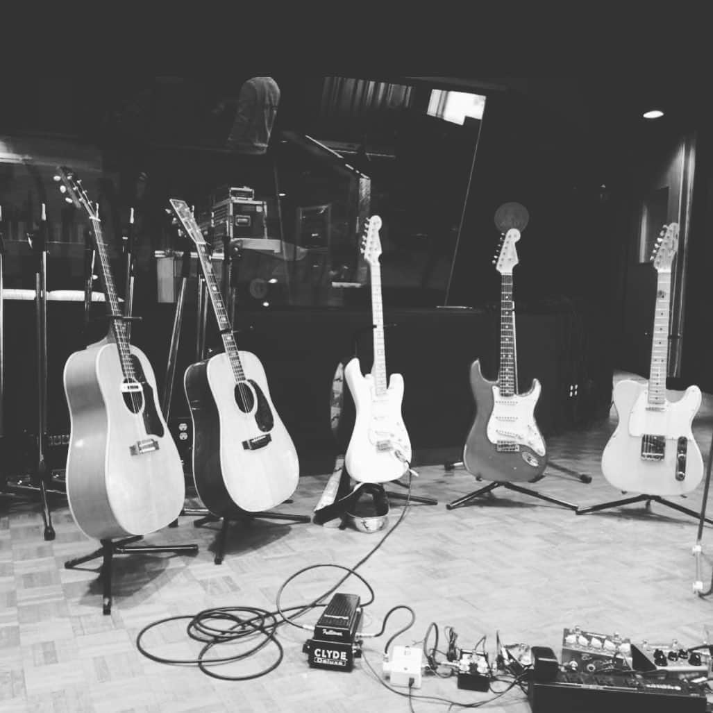 光永亮太さんのインスタグラム写真 - (光永亮太Instagram)「久しぶりにここで録りたい。伊豆スタ。 ここには魔法がたくさんある。  #studio #recording #guitar #guitars #izustudio #伝説のスタジオ #デビュー前からお世話になりまくった #心安らぐ場所」8月17日 15時41分 - mitsunagaryota