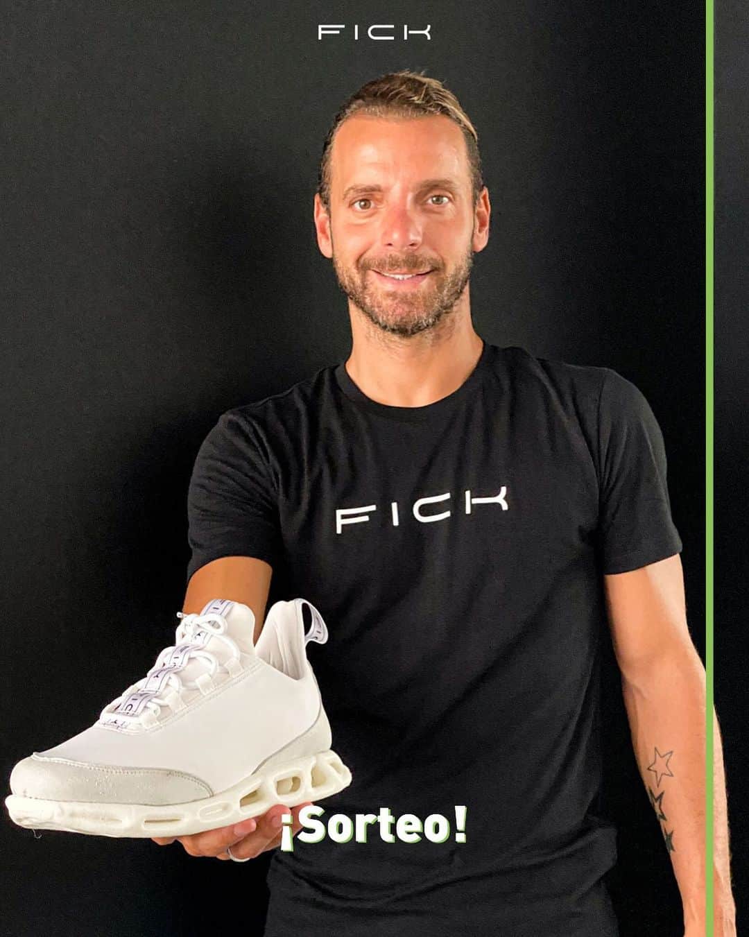 ロベルト・ソルダードのインスタグラム：「🔥⚪ SORTEO  Fick Bone 2.0 ⚪🔥⁣⁣⁣⁣⁣⁣⁣⁣⁣⁣⁣ ⁣ Por primera vez os traigo  un sorteo que me hace mucha ilusión.⁣ ⁣ 👟 Os traigo un SORTEO de unas zapatillas de la marca Fick Company @fickcompany 🎁⁣ Son zapatillas hechas en España y fabricadas con Impresión 3D de forma sostenible y super cómodas.⁣ ⁣ ⁣ ⬇ ¿Qué puedes ganar? ⬇⁣⁣⁣⁣⁣⁣⁣⁣⁣⁣⁣ ⁣ ⁣⁣⁣⁣⁣⁣⁣⁣⁣⁣⁣ 👟 Unas zapatillas Fick Bone 2.0 Blancas 👟⁣ ⁣ ⁣ ⬇ ¿Cómo puedes participar? Muy fácil ⬇⁣⁣⁣⁣⁣⁣⁣⁣⁣⁣⁣ ⁣⁣⁣⁣⁣⁣⁣⁣⁣⁣⁣ 1️⃣Dale like a esta foto⁣⁣⁣⁣⁣⁣⁣⁣⁣⁣❤️⁣ 2️⃣ Sigue en Instagram a la cuenta de: @fickcompany⁣⁣⁣⁣⁣⁣⁣⁣⁣⁣⁣ 3️⃣ Menciona a un/a amigo/a en un comentario ⁣⁣⁣⁣⁣⁣⁣⁣⁣⁣👥⁣ ⁣⁣⁣⁣⁣⁣⁣⁣⁣⁣⁣ 💃🕺🏻NO HAY LÍMITE DE PARTICIPACIÓN💃🕺🏻⁣⁣⁣⁣⁣⁣⁣⁣⁣⁣⁣ !Cuantos más comentarios, más posibilidades de ganar!⁣⁣⁣⁣⁣⁣⁣⁣⁣⁣⁣ ⁣⁣⁣⁣⁣⁣⁣⁣⁣⁣⁣ Tienes desde hoy Jueves 13 de Agosto hasta el Domingo  16 de Agosto a las 23:59 para participar. Anunciaré a la persona ganadora por historias el lunes 17 y a través de un comentario en esta publicación.⁣⁣⁣⁣⁣⁣⁣⁣⁣⁣⁣ El sorteo lo realizaré a través de la página web: https://app-sorteos.com/es ➖⁣⁣⁣⁣⁣⁣⁣⁣⁣⁣⁣ 👟 #footprintofthefuture 👟⁣⁣⁣⁣⁣⁣⁣⁣⁣⁣⁣ ➖⁣⁣⁣⁣⁣⁣⁣⁣⁣⁣⁣ #sorteo #sneakers ⁣ #madeinspain ⁣#streetwear」