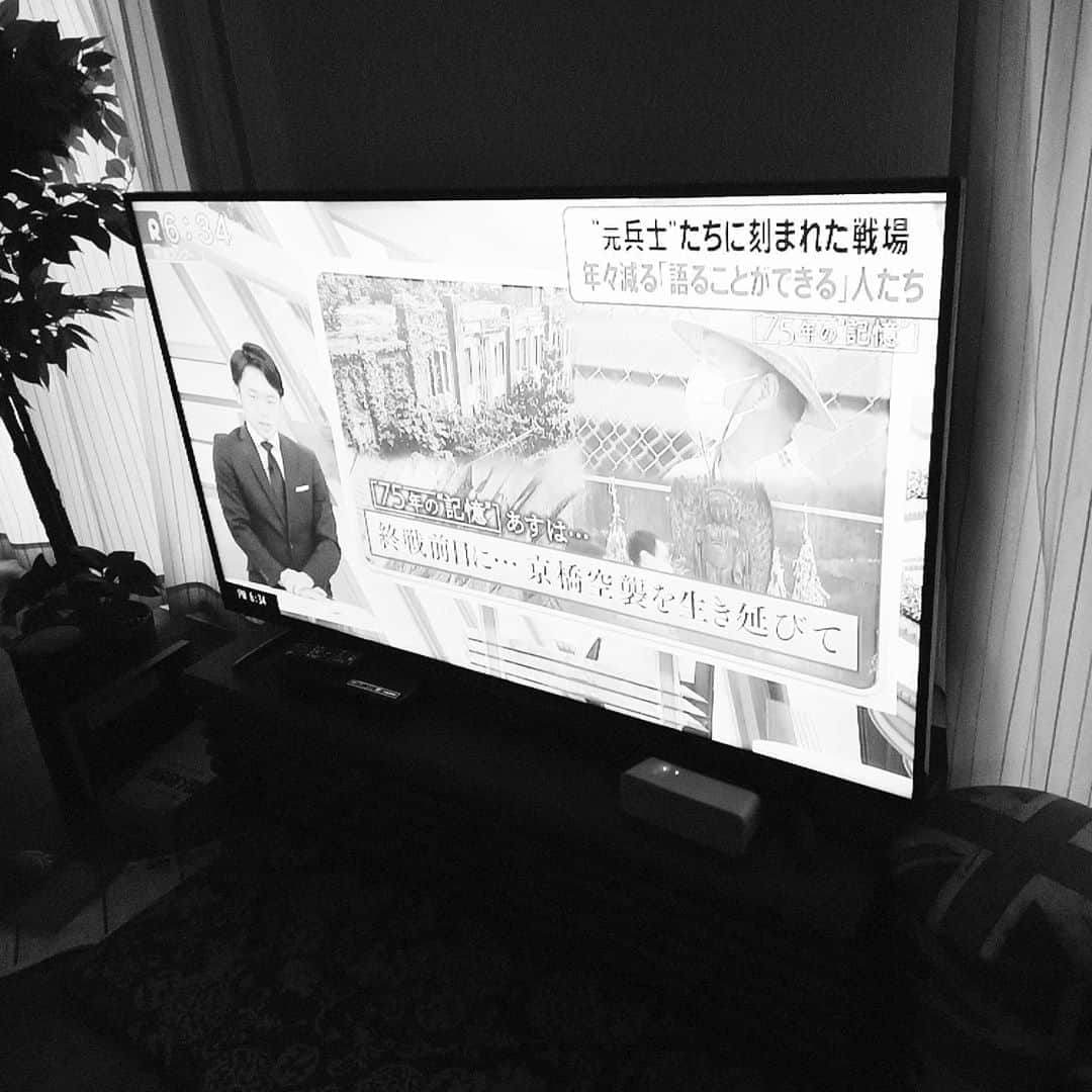 松本隆博のインスタグラム：「。 もしも僕が戦地にて戦った英霊であったならば… もちろん戦争の悲惨さ大本営のまずさ、そして二度とこんな悲惨な戦争はしてはいけないと伝えるのはそれで正しいがそれで終えて欲しくない。終戦が近づくとテレビ報道が あるがお願いだ！僕ら英霊を、 可哀想に、とか、戦争の被害者だ、とか、犬死にみたいな放送は止めて欲しい。 ｢ありがとう｣と言って欲しい… 貴方のお陰で平和な世界が訪れた事を感謝して欲しい、そして！ ｢ごめんなさい｣と言って欲しい… 貴方がこんなに命掛けて戦い日本を亜細亜を守ってくれたのに、今の日本の体たらく、ほんとごめんなさい。 そう言って欲しい、もし僕が英霊で天国から今の下界を見てたとしたならば、、、 ｢ありがとう、そしてごめんなさい｣ を言って欲しい。戦争の悲惨さを2時間3時間テレビで伝えてもいいからさ！せめて、、せめて10秒でいいからさ、そう言って欲しい。 ほんと病んでしまったテレビに悲しさしかない。毎年毎年こんな自虐的な番組作りばかりの全てのチャンネルに現滅だ。  戦争なんか二度としてはいけない、 その為に今！日本はどういう行動を取るべきか？アホの一つ覚えみたく悲しさだけいうなボケテレビ。 以上」