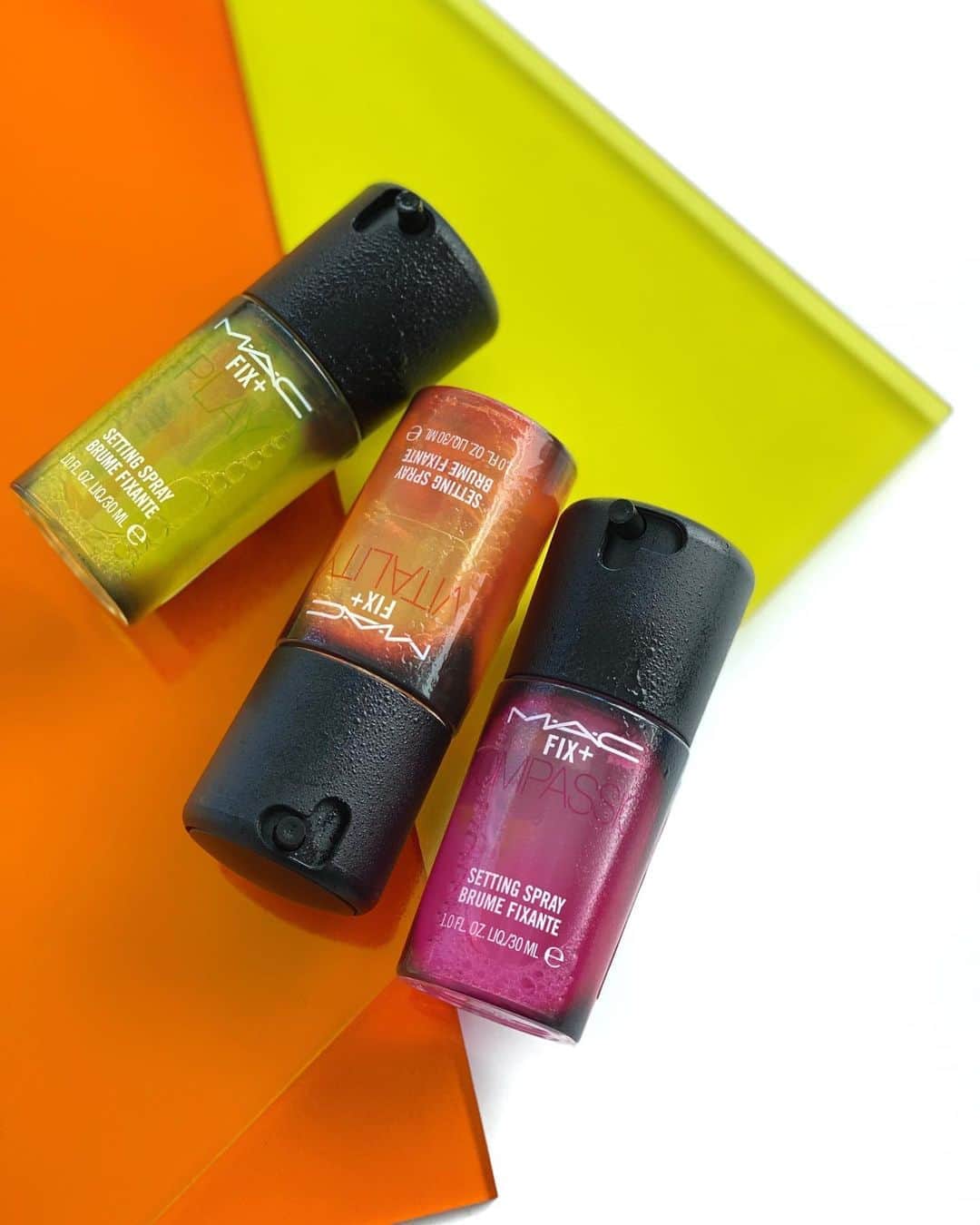 M∙A∙C Cosmetics Japanのインスタグラム：「【明日全店発売】 M･A･Cで人気のミストタイプの化粧水“フィックス＋”から、7種の香りがミニサイズで限定登場✨ #MACFixPlusVibes #MACフィックスプラスバイブス ㅤ 💛フィックス+ イエロー：遊び心と新鮮さを感じさせるレモンやオレンジの香り 🧡 フィックス+ オレンジ：アプリコットやタンジェリンのエネルギッシュな香り 💗 フィックス+ ピンク：ベリーとローズの愛らしい香り ㅤ *公式オンラインショップ先行販売中 ㅤ 【公式オンラインショップ限定特典】 ☑︎8月24日(月)23:59まで全品送料無料 ☑M·A·C 公式オンラインショップにて、新発売のFIX+ VIBESコレクション製品、または対象コレクション製品を含む7,700円(税込)以上のご購入でポーチプレゼント。なくなり次第終了。 ㅤ対象コレクション : M·A·C TEYANA TAYLOR / KAKAO FRIENDS X M·A·C / M·A·C MAKER / SELENA LA REINA / FIX+ VIBES ☑︎お好きなM･A･Cアイシャドウもしくはアイベースを含む税込5,500円以上ご購入で、マスカラのサンプル(1g)をプレゼント！ ※なくなり次第終了 ☑︎初回ご購入のお客様へ10% OFFクーポンをプレゼント （クーポンコードwelcome） ㅤ #MACCosmeticsJapan #MACCosmetics #MAC #MACコスメ #マックコスメ #コスメ#コスメ紹介#コスメ好き #夏メイク#化粧水#ミスト#ミスト化粧水#潤い#保湿#保湿ケア#スキンケア#セルフケア#しっとり #スキンケアマニア#スキンケア用品#スキンケア大好き#スキンケア紹介#保湿化粧水#透明感#潤い肌」