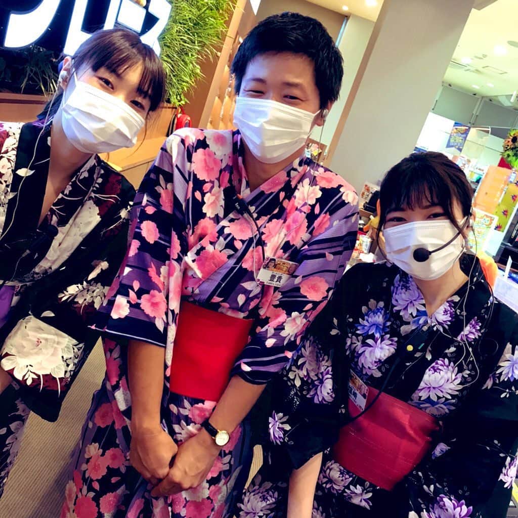 イルサローネ イドムンのインスタグラム：「夏サローネだムーン！😊🦁😆  #イルサローネ習志野 #ライジング習志野 #カズレーザー #安藤なつ #メイプル超合金 #イルサローネ #イルサローネ平野 #イルサローネ平野店 #イルサロ #イルサ #アサヒディード #平野区 #パチンコ #スロット #たかごろう」
