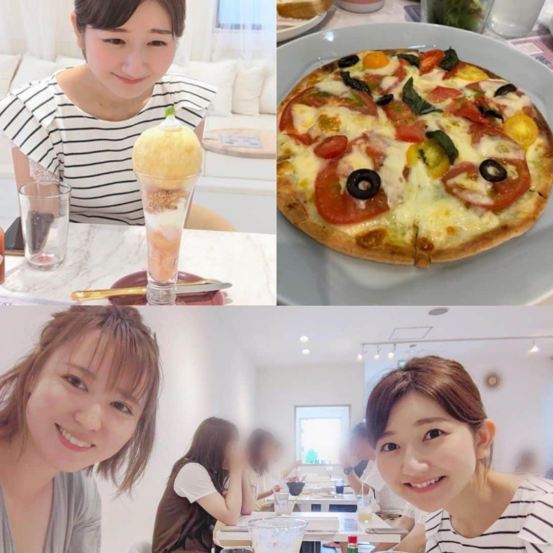 稲葉千秋さんのインスタグラム写真 - (稲葉千秋Instagram)「とある日の休日❣️ 友人と彼女のお子さんとカフェランチ☺️✨  青森市に新しくできたエミーカフェに行ってきました💕  店内にはキッズスペースがあって、 保育士さんが子供を見てくれるから ママさんは食事もお喋りも安心して楽しむことができるんです😆✨ 友人も1年半ぶりにゆっくり食事ができたと感動してました🥺💕 はぁ〜、お母さんってすごい！偉い👏  店員さんはとても優しくて、 店内も純白で綺麗⭐️ ピザもローストビーフ丼も美味しかったです🎵  何より、桃パフェが最高でした🍑✨ まるごと一個桃が入っていて、なんとも贅沢🥰  お気に入りの一つになりました❣️  #青森市カフェ #カフェランチ #エミーカフェ #ママさん向け #女子会ランチ #マルゲリータ #桃パフェ #ドリンクバー #おしゃれ #キッズスペース #安心安全 #幸せな時間」8月13日 19時28分 - chakey_15