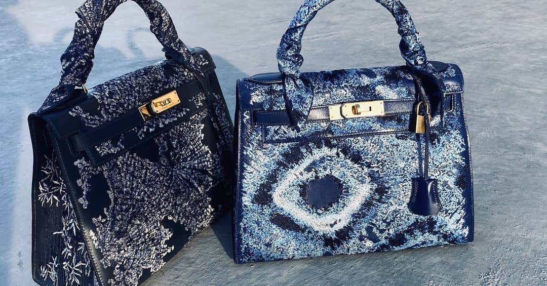 のインスタグラム：「The Vintage Iconic Hermes Bag X Jay  Ahr Collection  Blues!!!  Kelly 28 “Tie Dye”, Tokyo, Japan 1987 Kelly 28 “Indigo”, Tokyo, Japan 1997  #hermes #jayahr #jonathanriss #kelly #birkin #constance #hermes #hermesbag #oneoff #vintage #embroidery #sustainable #Art #iconsxjayahr #everyhumanisanartist」