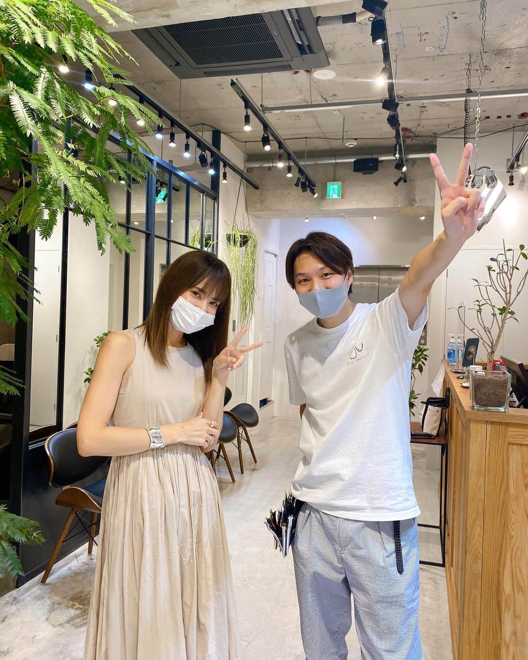 仲間リサのインスタグラム：「hair maintenance🍊﻿ @belle_ebisu にて頭皮クレンジングとトリートメント↑﻿ いちろーくん、ありがとう ! !﻿ ﻿ お店の雰囲気が好きすぎる🤤🌿﻿ ﻿ ﻿ #belle ﻿」