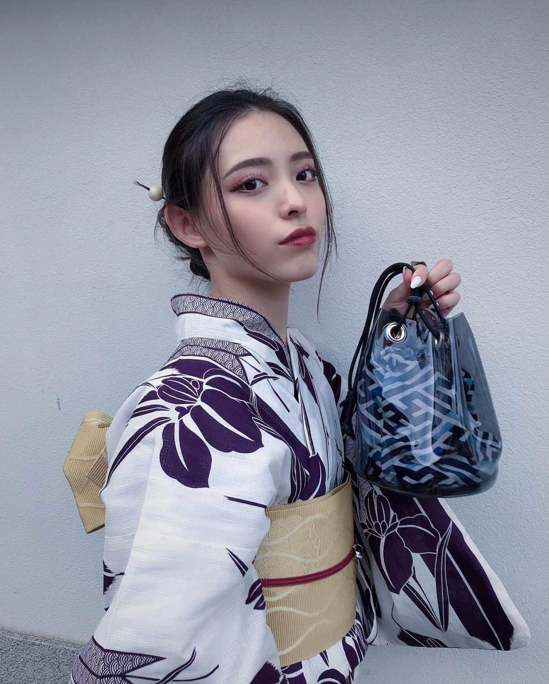 飯田りほのインスタグラム：「色がどストライク💟 . どこよりも安くて可愛くて質の良い浴衣が揃ってる♥. 2800円です💁‍♀️. 店長もとってもいい人で本当に好きなお店︎︎☺︎ みんなもぜひ行ってみてね😉 . . . #浅草浴衣レンタル虹  #浅草着物レンタル虹 #浅草レンタル着物 #浅草レンタル浴衣 #浅草着物レンタル #浅草浴衣レンタル #浅草ネイルサロン虹 #浴衣レンタル可愛い #浴衣pr」