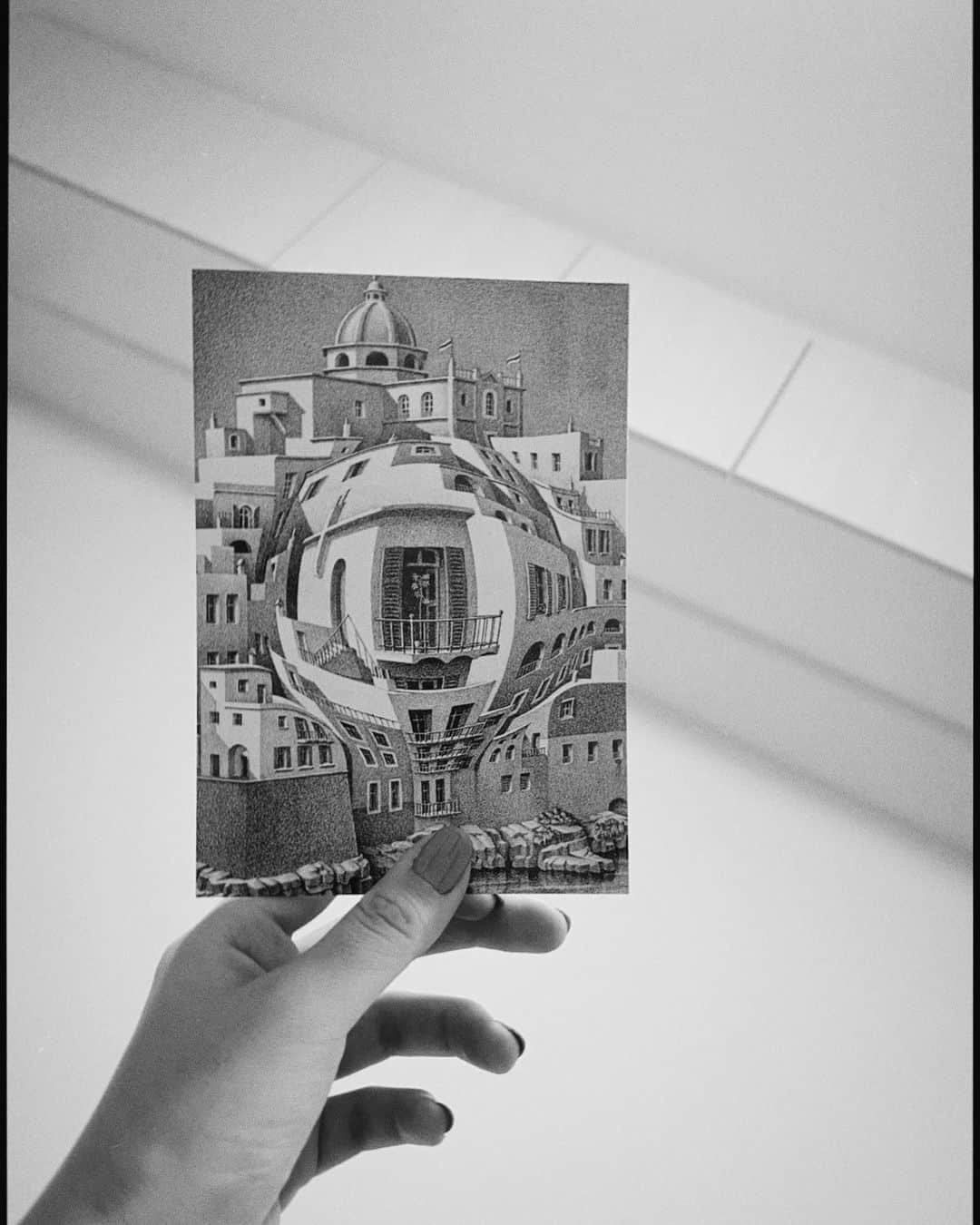 水上京香さんのインスタグラム写真 - (水上京香Instagram)「🖋 Like M.C.Escher 🔳 🔲 #ミナカミ写真展」8月13日 19時36分 - kyokaminakami_official