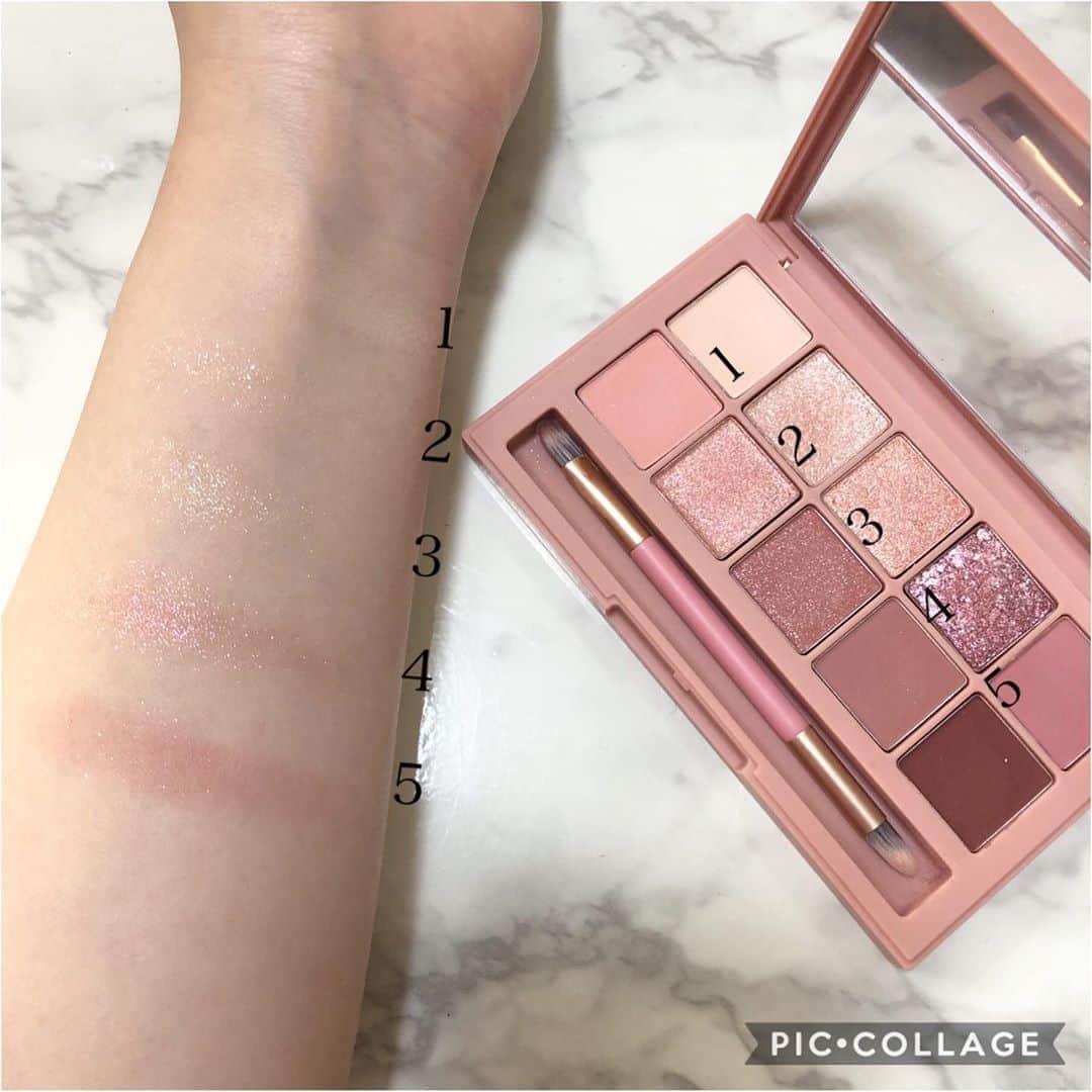 山田あかりさんのインスタグラム写真 - (山田あかりInstagram)「#clio の #proeyepatette﻿ 01 #SIMPLYPink﻿ ﻿ 本気でいい！！！﻿ ピンクシャドウって腫れぼったくなるから﻿ 避けがちだったんだけど﻿ これはピンクブラウンだから腫れぼったく見えないし捨て色なしで全色使いやすい(*´`)♡﻿ ﻿ 涙袋をかいたりするのにも使えるし﻿ ラメ入りは5色あるから毎回どれを使うか悩んでる🤣﻿ ﻿ クリオは単品のシャドウしか持ってなかったんだけどパレットは最高すぎました(*´꒳`ﾉﾉﾞﾊﾟﾁﾊﾟﾁ﻿ ﻿ #クリオ #アイシャドウ #アイシャドウパレット #韓国コスメ #ピンクシャドウ #ピンクブラウン #ピンクブラウンメイク #コスメレポ」8月13日 19時44分 - akari030201