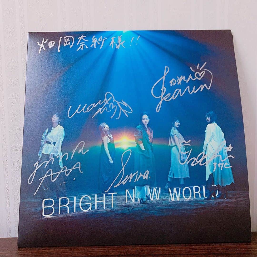 のインスタグラム：「先日WOWOWさんからLittle Glee Monster さんのCDを頂きました😌 移動の時や、練習・トレーニング時にいつも聴かせて頂いています😊 『Love Yourself 』はWOWOW LPGA女子ゴルフツアー2020年シーズンテーマソングです✨  今日から開幕のAberdeen Standard Investments Ladies Scottish OpenもWOWOWさんで8/13（木）よる8:00 WOWOWメンバーズオンデマンド先行ライブ配信 8/13（木）深夜0:30からWOWOWライブで放送されます！ 是非応援宜しくお願い致します🙇‍♀️ LPGA 観るならWOWOWで😆  #LPGA #wowowゴルフ」