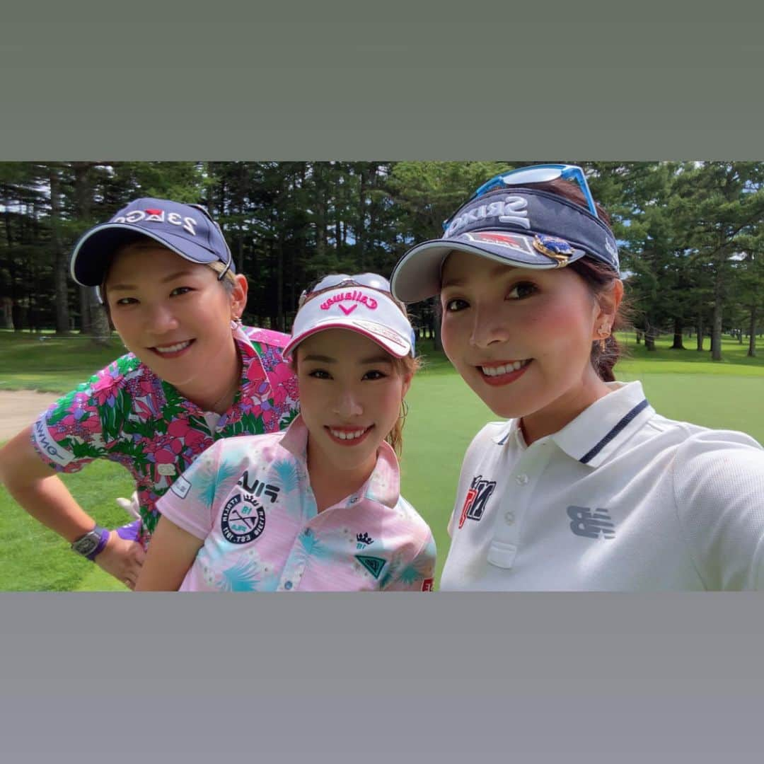 青木瀬令奈さんのインスタグラム写真 - (青木瀬令奈Instagram)「連投失礼します🙇‍♀️ ⛳️ 練習ラウンドは2日間美寿々(@misuzunarita )と 彩子ちゃん(@ayako___kimura )とでした☺️🌸 明日からのNEC頑張ります🌈🌟 応援よろしくお願いします☺️🙏 #loveandthanks  #マツシマホールディングス  @matsushima_hd  #三菱ロジスネクスト  #ダンロップスポーツ　 @dunlopgolf_official  #richardmille  @richardmille  #eyevol  @eyevol_official  @eyevan_official  #newbalance  @newbalance  #newbalancegolf  @newbalancegolf  @newbalancegolf_japan  #golf  #感謝」8月13日 19時58分 - serenaaoki_official