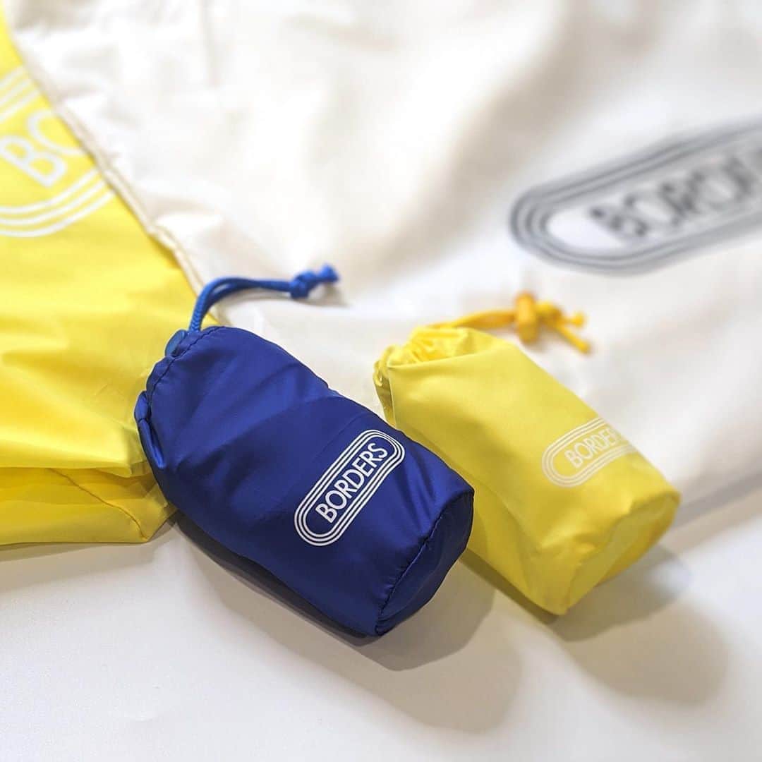 BORDERS at BALCONYのインスタグラム：「BORDERSからエコバッグが新登場です！⁠⠀ ⁠⠀ お買い物やサブバッグとして便利な軽くて大きなエコバッグは、容量たっぷりなのにととてもコンパクトに持ち運べます。⁠⠀ ⁠⠀ ⁠⠀ バッグの中にしのばせて、いつでも必要な時に活躍します！⁠⠀ カラーは4色展開。⁠⠀ ブラック/ホワイト/イエロー/ブルー⁠⠀ ⁠⠀ モノトーンも、元気の出るビタミンカラーも、、⁠⠀ 何色も揃えたくなるカラー展開です。⁠⠀ ⁠⠀ 17日（月）公式オンラインストア⁠⠀ 19日（水）ISETAN SALONE、イセタン羽田ストア⁠⠀ ⁠⠀ にて発売開始です。⁠⠀ どうぞお楽しみに🙌！！！  #bordersatbalcony #ボーダーズアットバルコニー #ボーダーズ #BORDERS #柴田陽子 #yokoshibata⁠⠀⠀⠀ #newcollection  #instagood #musthave #fashionpoast #japanesefashion #newcollections  #ecobag #エコバッグ」