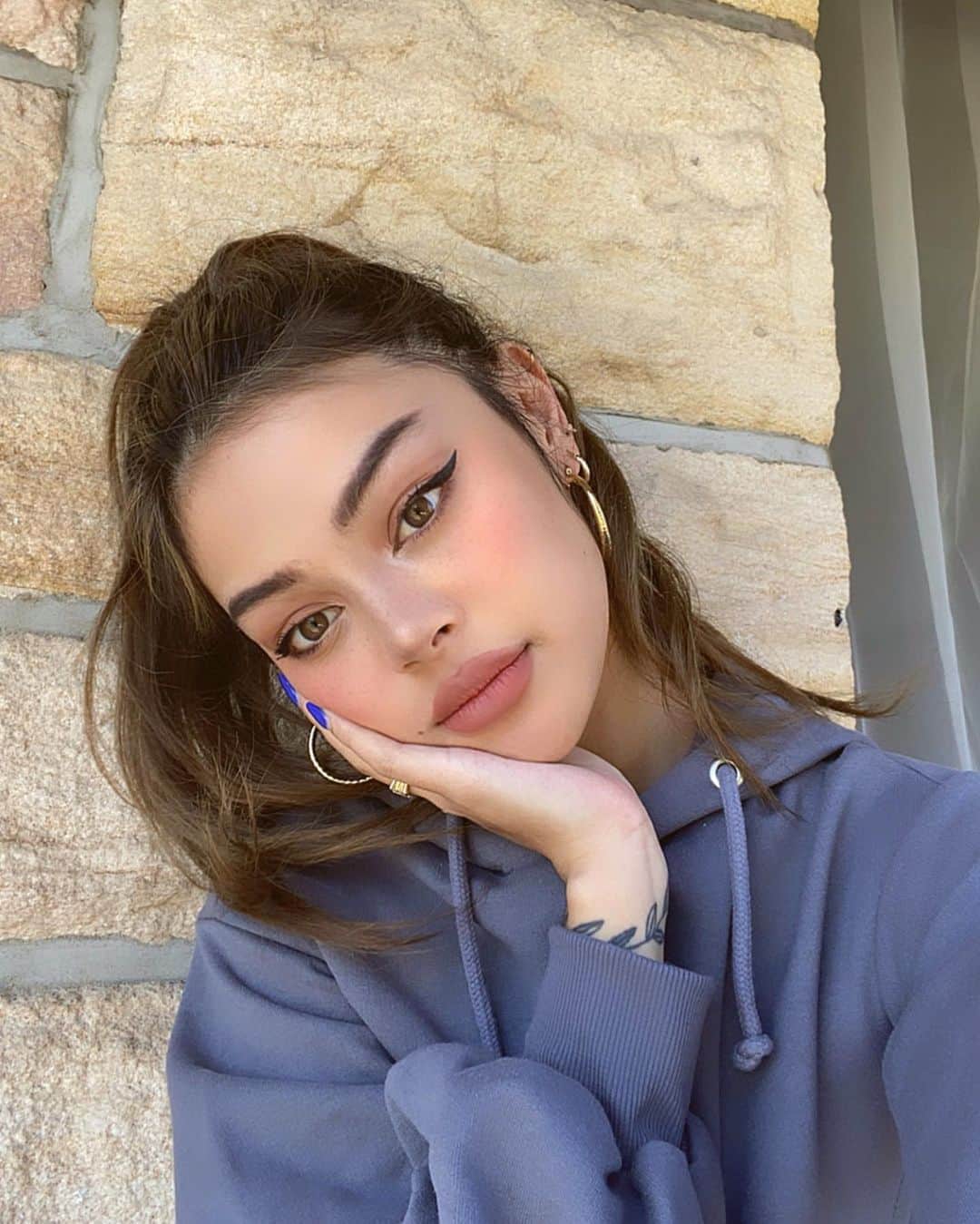 リリーマイマックのインスタグラム：「You still get butterflies? 🦋 ☺️」
