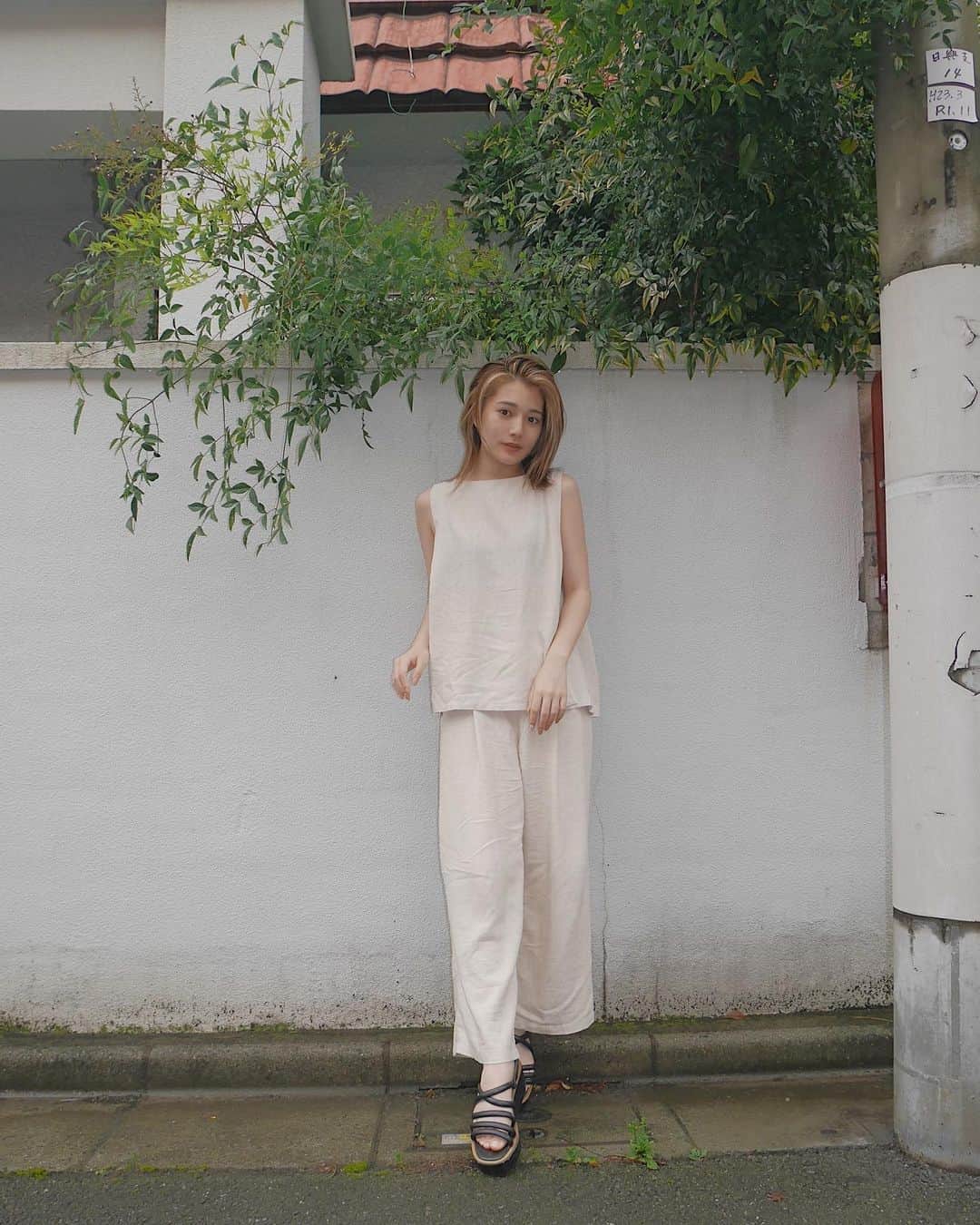 浪花ほのかのインスタグラム：「今日のゆるゆる私服♥♡ 撮影とかの時は基本セットアップ🤣  もう一個自撮りも🙊」