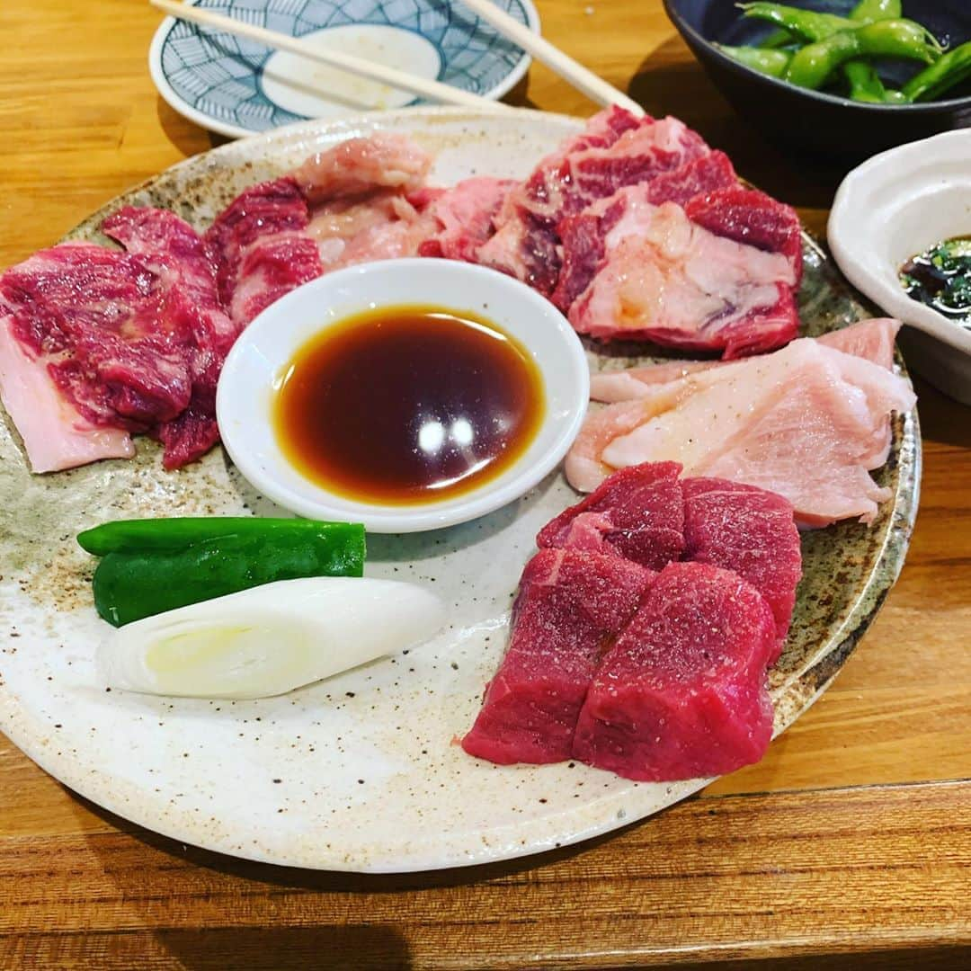 金村義明さんのインスタグラム写真 - (金村義明Instagram)「次男坊と焼肉！ からのいしはらさん！ 友達と飲みに行きよった！ 奥様のお土産持って帰って即寝やな！」8月13日 20時21分 - yoshiaki_kanemura