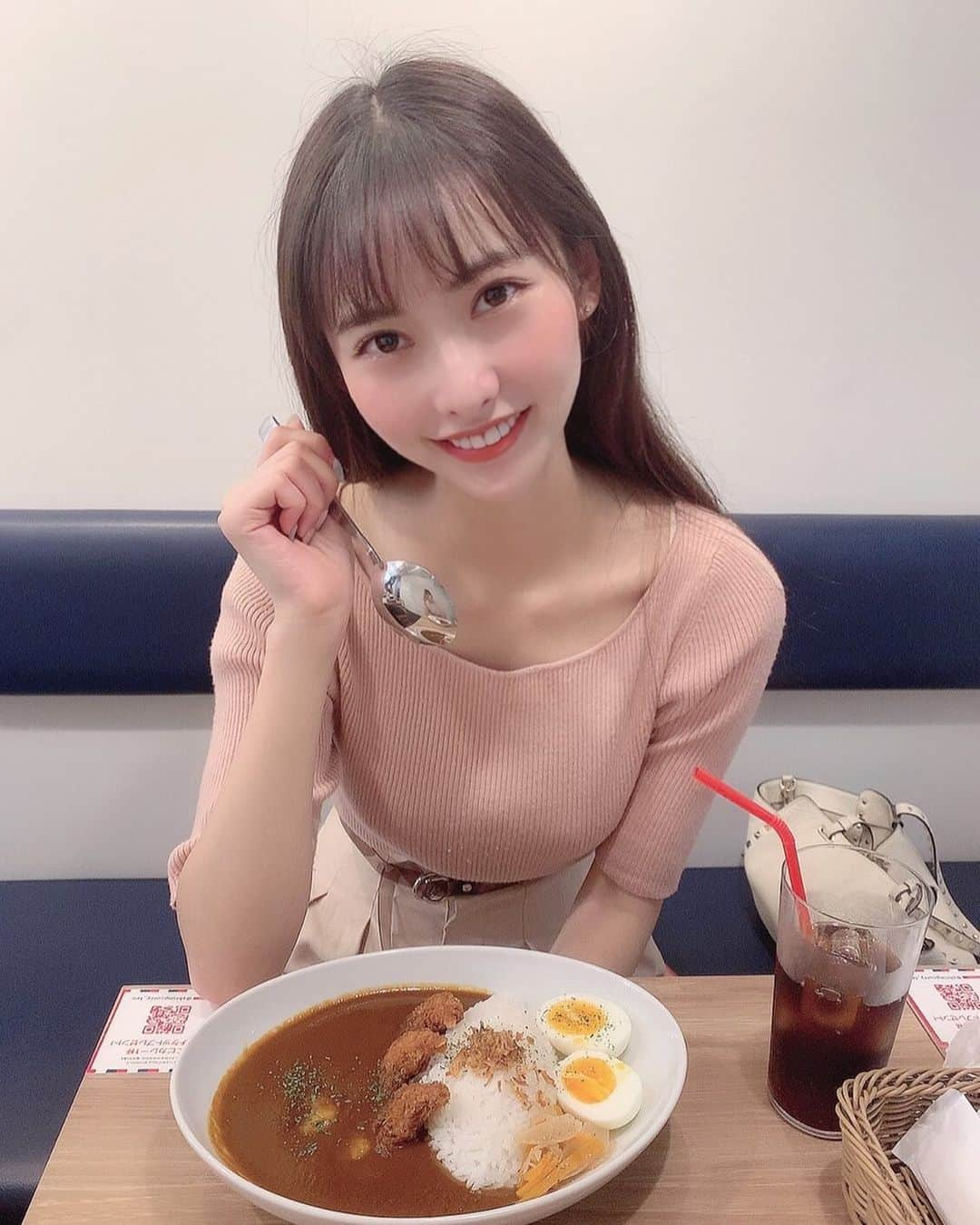 あのんさんのインスタグラム写真 - (あのんInstagram)「エビカレー典美味しかった😋💕 えびが6匹も入ってたよっ🦐🌟  ・  ・  #スプーンの中 #友達 #💕 #カレー好き  #食レポ #いいね返し #いいね #アイドル #カレーは飲み物 #l4l #fff #ootd #summer #좋아요  #좋아요반사 #팔로우  #맛집탐방  #互赞 #idol」8月13日 20時15分 - anon_551