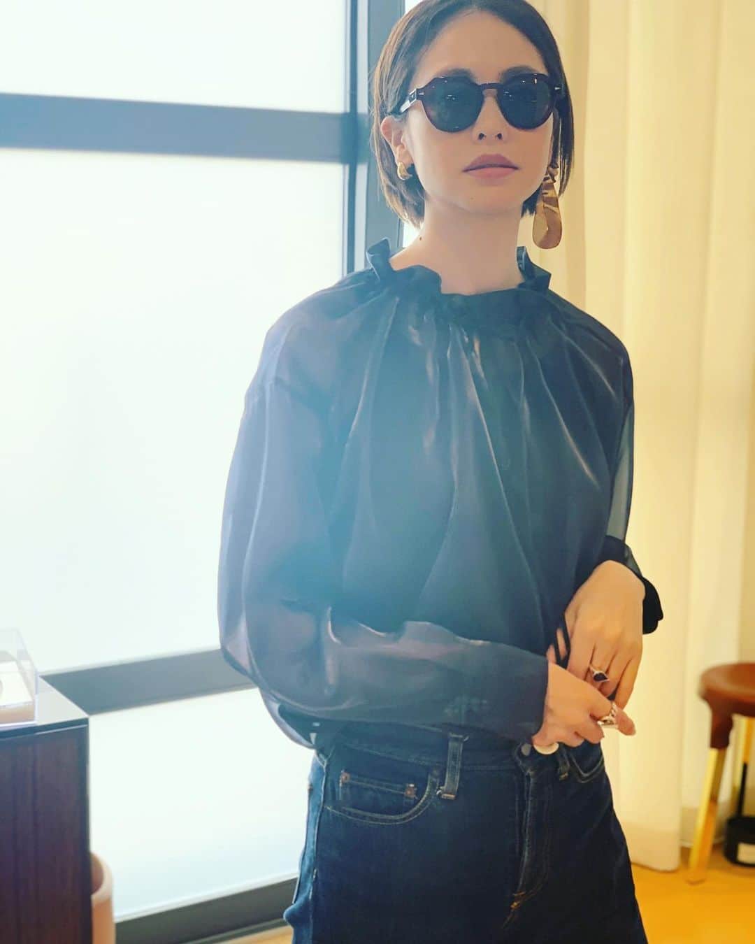 二ノ宮和佳子のインスタグラム：「Inspired glasses brands @ahlem   LA拠点のフランス人デザイナー アーレム アパレル経験を経て、機能性とファッショ ン性が共存するアイウエアの世界に入った彼女 そんな彼女の作る眼鏡やサングラスは、個性的で品があるものばかり @aewen_matoph の世界観ともピッタリで、どうしてもお店に並べたかったブランドの1つです  #ahlem #aewenmatoph #イウエンマトフ」