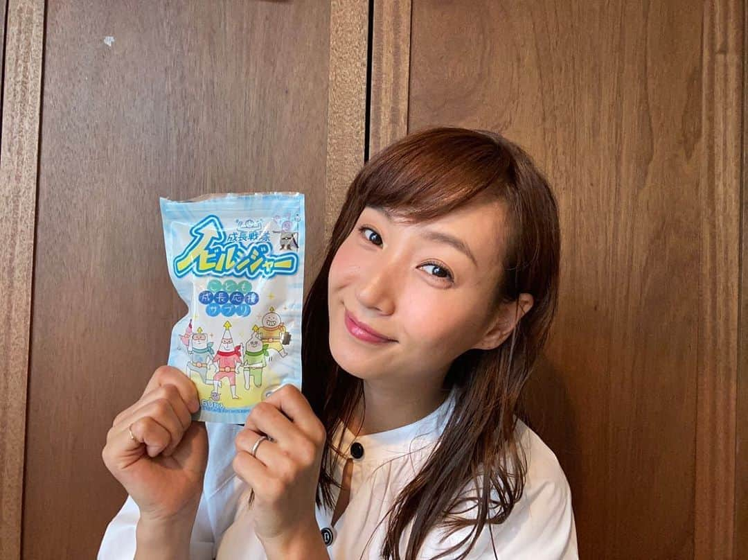 藤本美貴さんのインスタグラム写真 - (藤本美貴Instagram)「毎日の習慣、成長戦隊ノビルンジャー ずっと続けているよ～♡  学校から帰ってきておやつに食べることが多いかな！ ラムネみたいだからおやつ感覚で手軽に栄養補給できるのが嬉しいね♪  毎日変わらず元気で過ごせるように 栄養には気を付けていきたいね！  忙しいママにおすすめだよ♡  #成長戦隊ノビルンジャー　#ノビルンジャー #お気に入り #ママにオススメ #カルシウム #栄養サポート #成長期 #続けてるよ #PR」8月13日 11時37分 - mikittyfujimoto