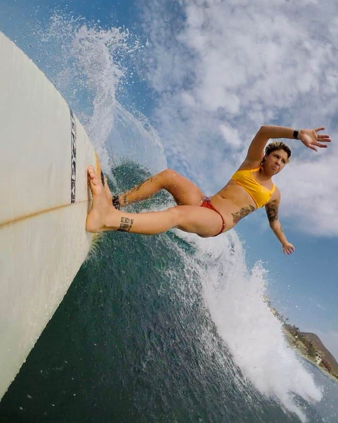 ジョーディン・バラットのインスタグラム：「missing warm water and waves right about now! 🥺😫 #gopro」