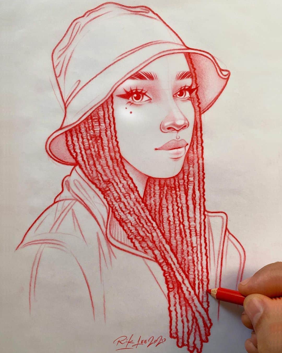Rik Leeさんのインスタグラム写真 - (Rik LeeInstagram)「I finished sketching this bucket-hatted, braided-hair babe yesterday.  Hope you like her?! . #riklee #illustration #sketch #graphicdesign #art #pencildrawing #babe #buckethats #braids #naturalhair #beauty #tattoo」8月13日 11時40分 - rikleeillustration