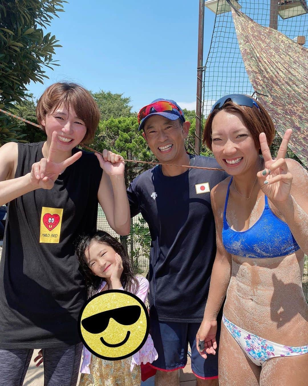 大友愛さんのインスタグラム写真 - (大友愛Instagram)「田中のおじさんにも会えた〜🤣  みんな変わらないっ❤️ 暑くて滝汗だったけど楽しかった☀️  ビーチに居た皆んなにも優しぐしてもらったさんチビ🦖🦖🦖 ありがとうございました🥰  ビーチバレーは本当に難しい…… スネが筋肉痛だょ🤪  #ビーチバレー #川崎マリエン #スマイル100%  再投稿🙏」8月13日 11時42分 - ai_dayooon