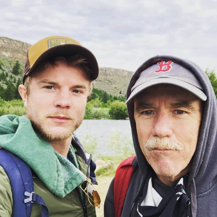 グレアム・ロジャースさんのインスタグラム写真 - (グレアム・ロジャースInstagram)「Please excuse my dad’s hat.」8月13日 11時54分 - grahambamthankyoumam