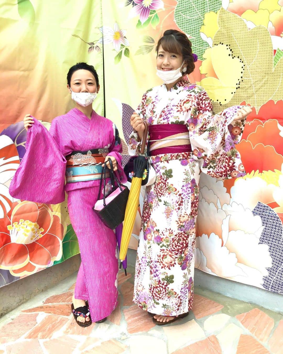 金沢着物レンタルshop心結〜kokoyui〜のインスタグラム：「ピンク系で合わせていて2人ともとっても可愛いですね👘💗 . ⚫︎金沢駅前 着物レンタル心結(ここゆい)  ⚫︎営業時間 : 9:00〜18:00 ⚫︎address : 金沢市本町1-3-39 ⚫︎tell : 076-221-7799 ⚫︎金沢駅から徒歩5分  ⚫︎コインパーキング補助あり  心結の着物一覧▶@kokoyui_kimono 振袖や袴はこちら▶@kokoyui_furisode 七五三やお子さんの着物はこちら▶@kokoyui753 . #着物ヘア #ヘアセット #和服 #着物 #着物コーディネート #きもの #着物女子 #着物男子」